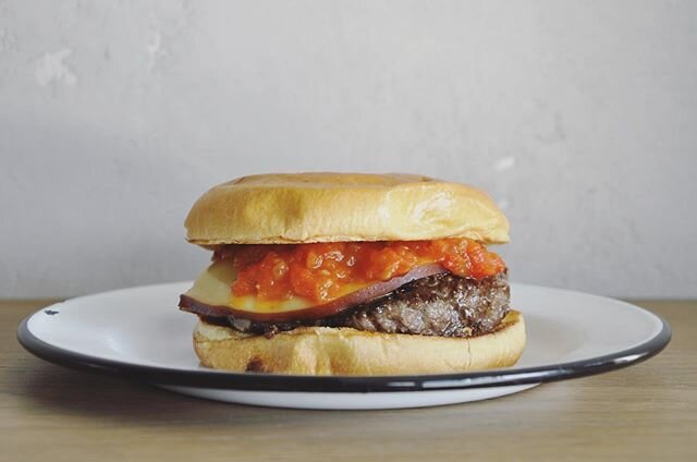 BTS look of version 0.9.1 - a beta version if you will- of our burger 🍔: beef patty, smoked gouda, piperade on a brioche bun. Chef Jose battled the eternal conflict of bun selection in the iterative development of this masterpiece. The version photo