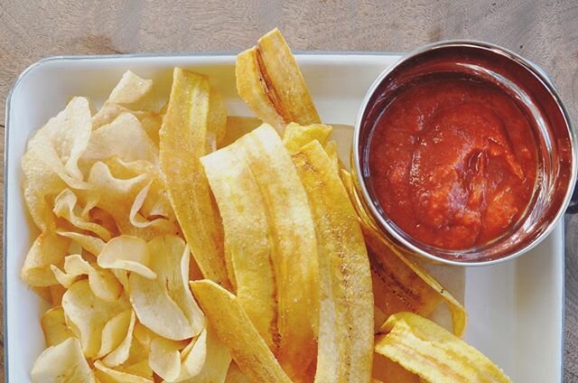 Here to override your impulse controls for the weekend: chips &amp; salsaaaaa 💃🏻. A bright tangy seasonal salsa paired with savory house-made plantain and tater chips&mdash; perfect for sharing or hoarding, depending on much you like the person you