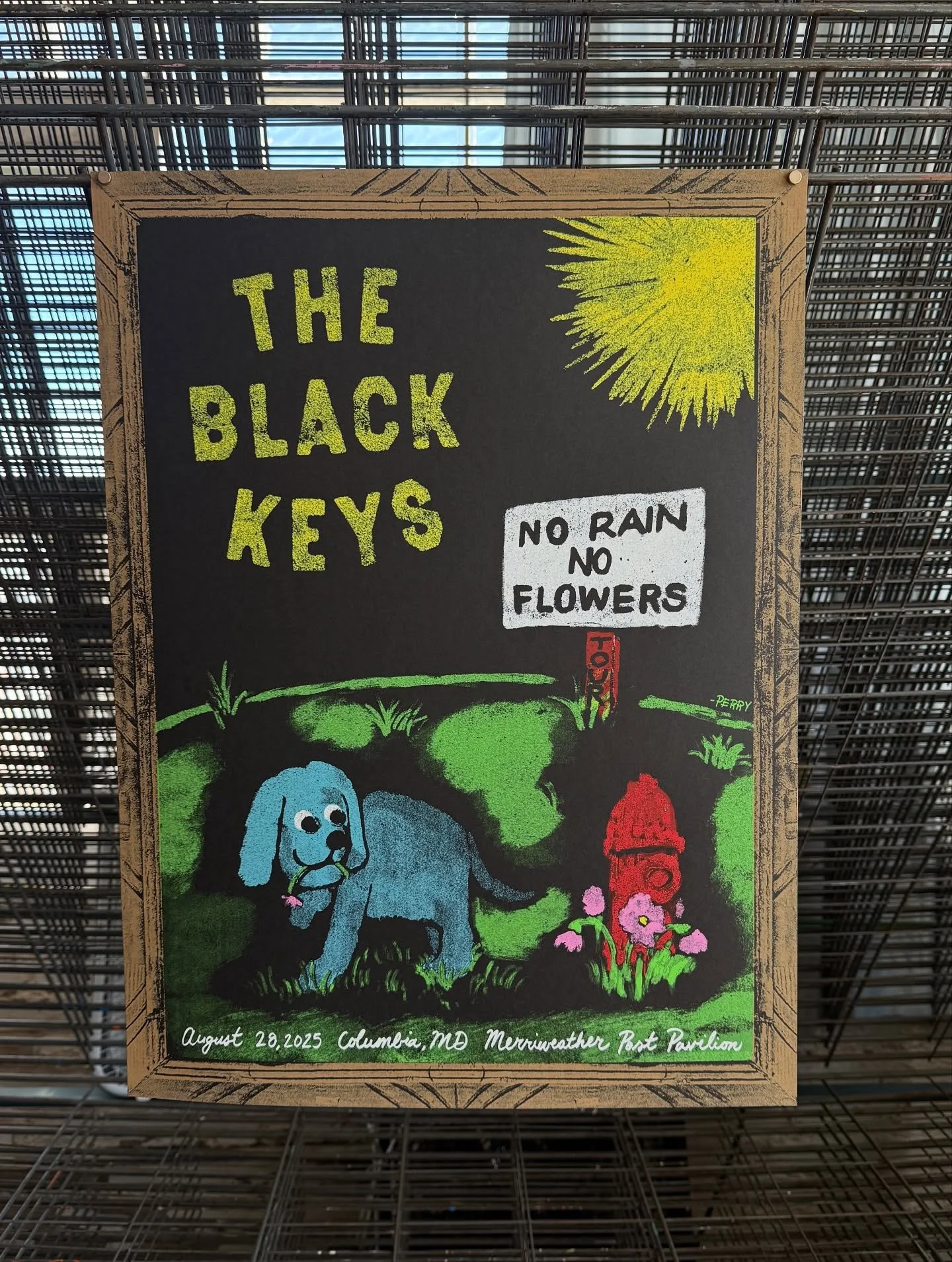 Fun edition for @theblackkeys designed by @perryshall 

Perry crushed it with the design on this one. Mimicking retro velvet paintings. To achieve this look we used a selective underbase to replicate how the ink would lay on the fabric. And used inks