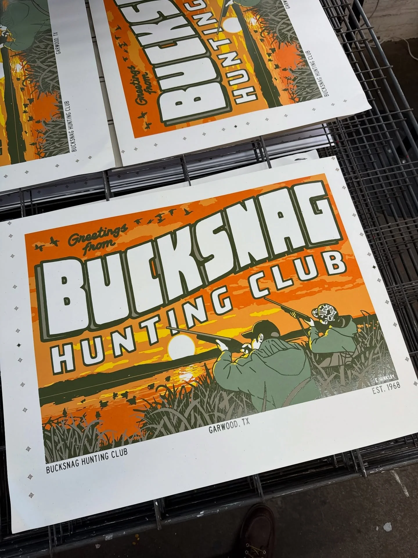 Had the pleasure of closing out 2025 working with @ehinkley printing his new poster edition for @duckcampco &lsquo;s event at Bucksnag Hunting Club.

For this edition we utilized a transparent overlay to save on the amount of layers. Printing the ora