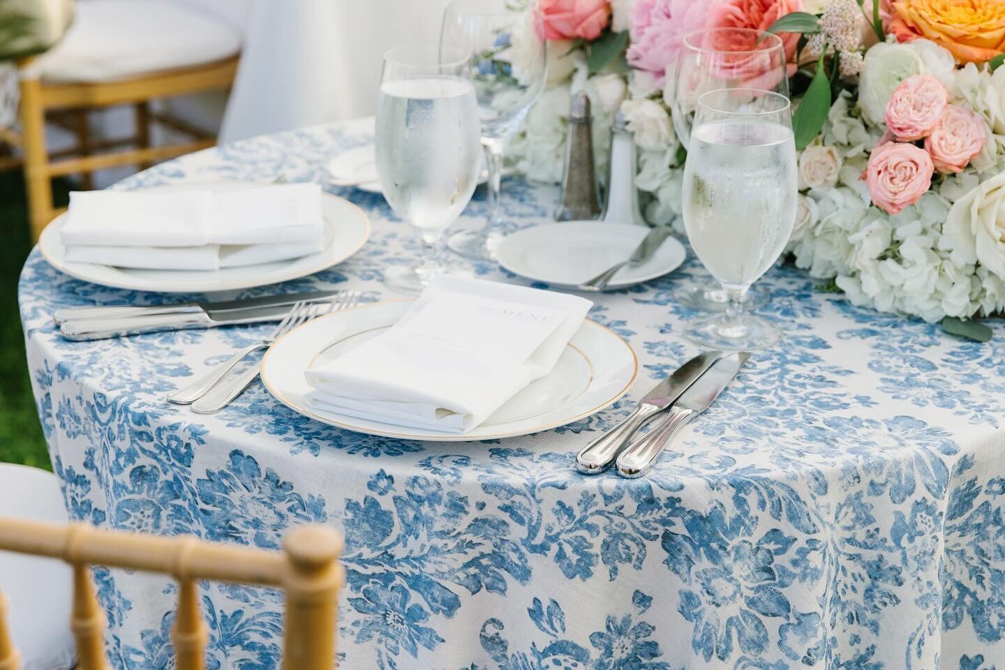 Backyard water views are always a favorite!
 

Planning + Design: @HendersonWeddingsAndEvents
Photography: @erinmcginn
Venue: Private Home
Floral: @botanicawedding
Rentals: @peakeventservices
Linens: @bbjlatavola
D&eacute;cor: @eedecor
Stationary: @H