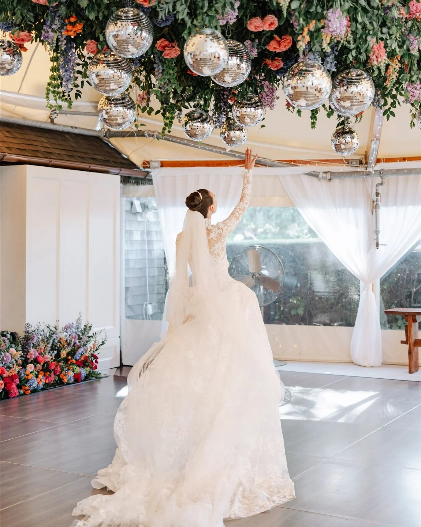 Every detail placed with intention, every moment prepared to meet you.

✨What details do you love most? Let us know!✨

Venue : @castlehillinn
Planning: @hendersonweddingsandevents
Videography: @veiledinmotion
Photography: @lenamirisola
Dress: @inesdi