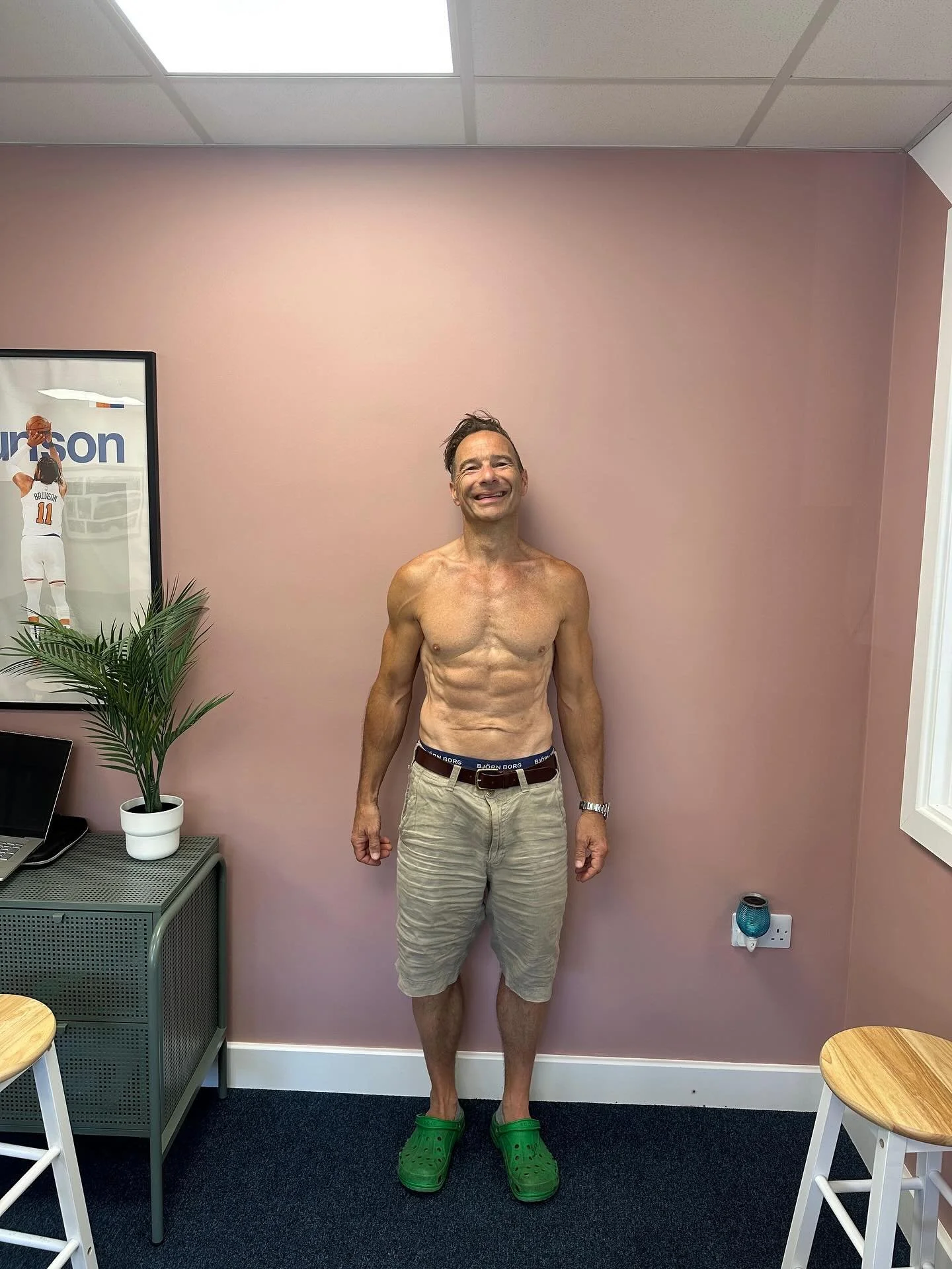 This is Richard - 54 and absolutely smashing it 🔥

Swipe 👉🏾 to see where we started 

We&rsquo;ve been working together 1:1 for a while now, and the progress he&rsquo;s made is down to consistency, showing up, and just sticking with the plan! Ther