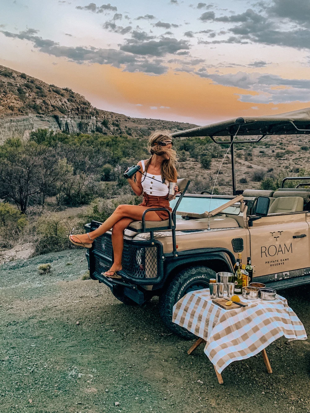 https://images.squarespace-cdn.com/content/v1/5d376c41088ee600019c0ef2/1587874886952-VRGVPVUIWAQLDWNN1DQ3/Karoo+-+sundowner.jpg?format=1000w