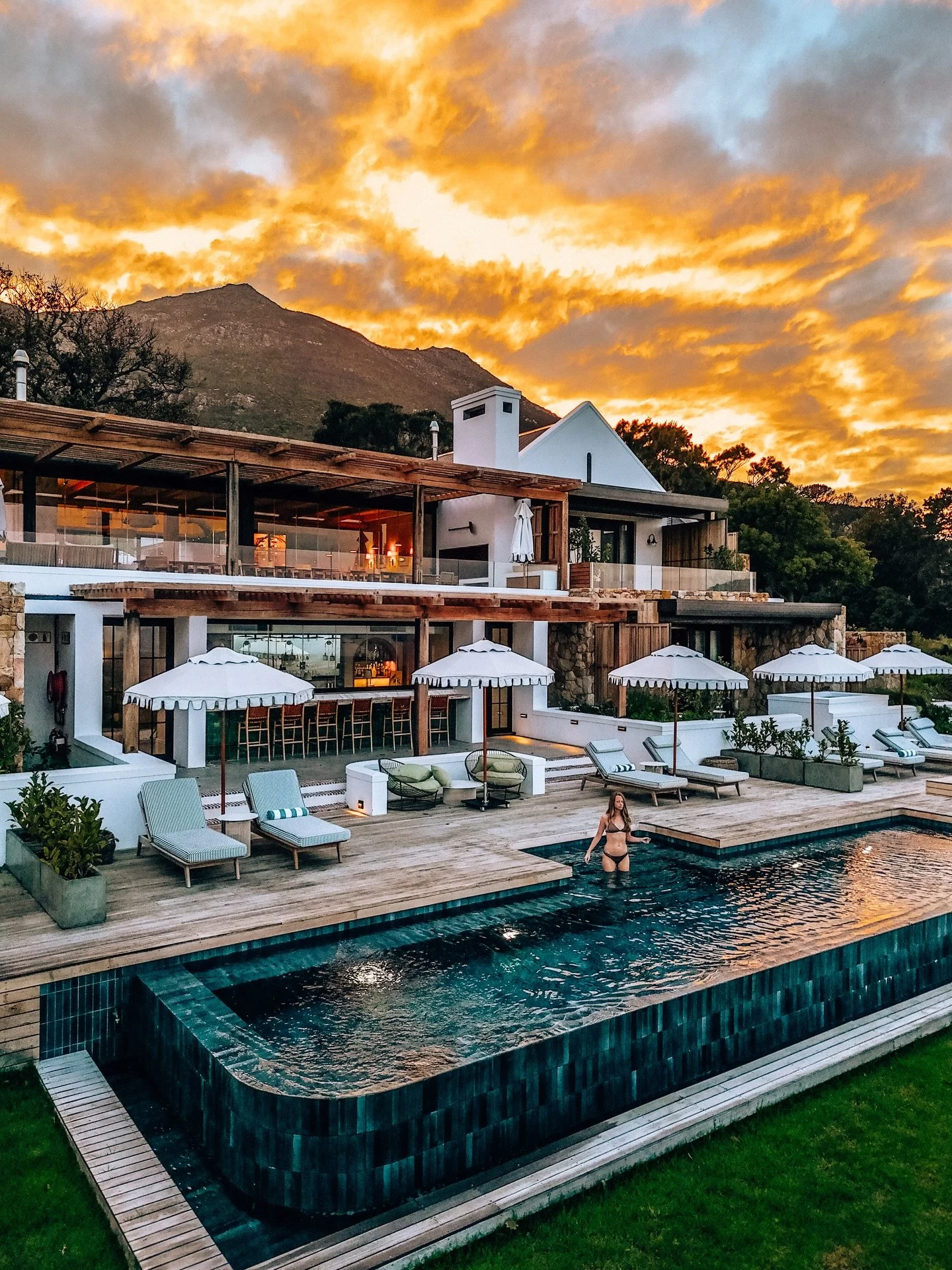 welcome to the most exquisite property in Cape Town&hellip;

The Alexander Estate.

i knew this place was going to hit different the moment we stepped out of the car and were greeted with a lemongrass-scented chilled towel, fresh watermelon juice, an