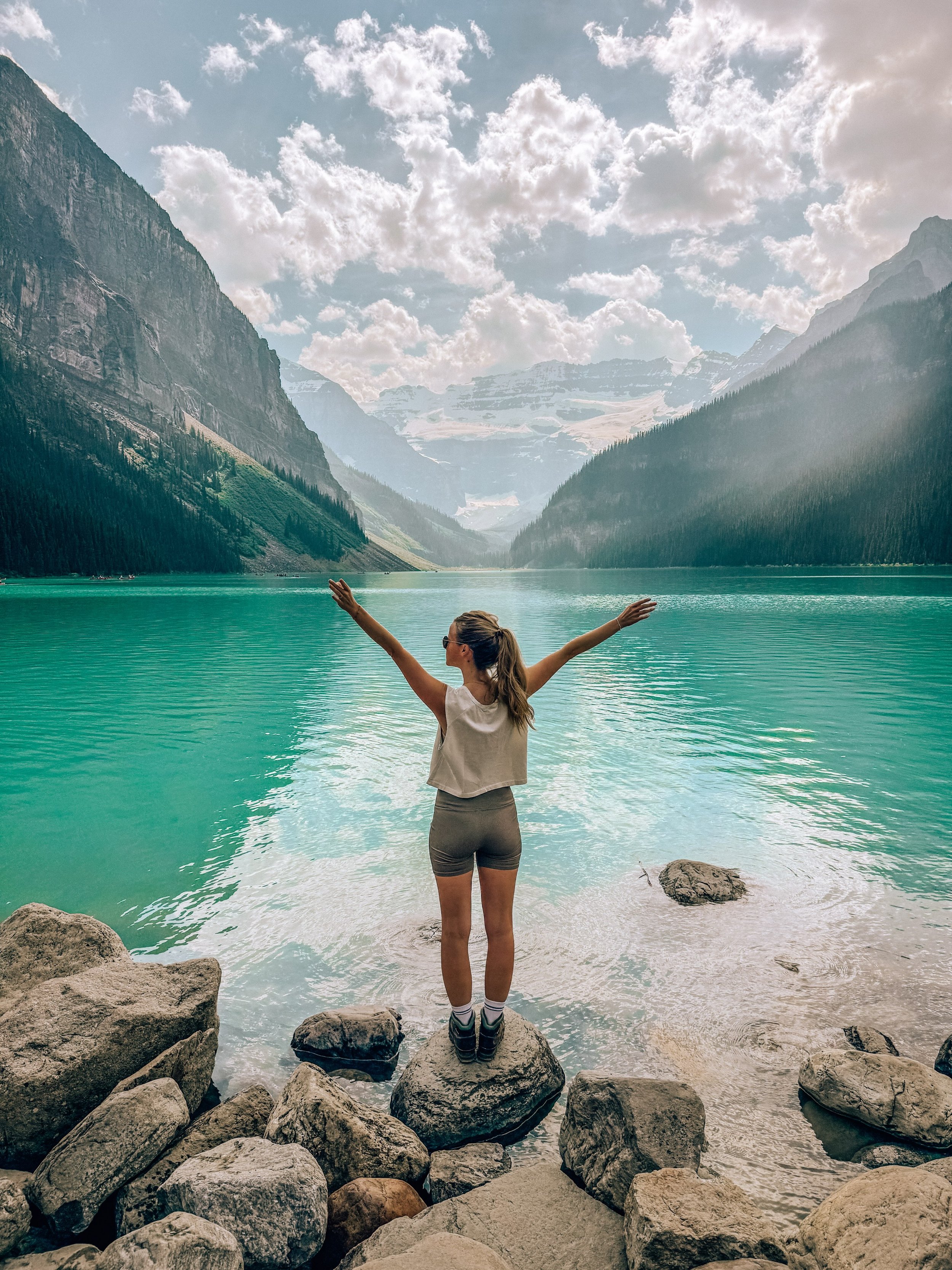 somewhere between a turquoise lake &amp; the glistening glacier that feeds it..

Plain of Six Glaciers, Lake Louise 🏔️💎✨

#canadalust✨ #plainofsixglaciers #lakelouise #rockymountainhikes #hikecanada