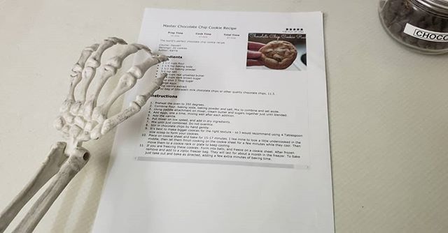 Baking some yummy cookies, unfortunately they'll go straight to my hips...
4 days until Halloween!
.
.
.
.
.
#skeleton #jackskeleton #halloween #countdowntohalloween #scary #candy #halloweenspirit #spooky #baking #cookies #yummy #yumm #chocolate #cho