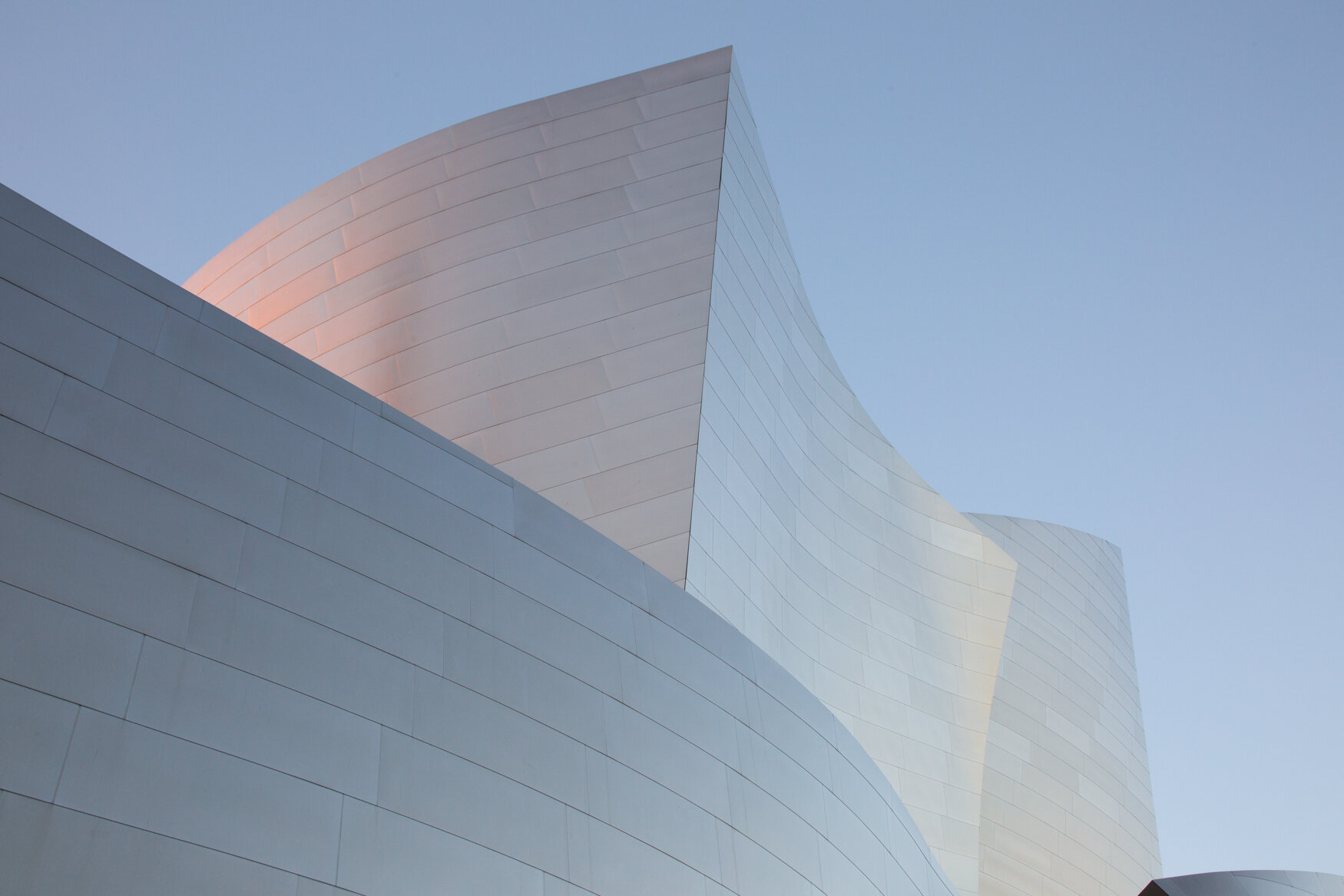 WALT DISNEY CONCERT HALL, Frank Gehry