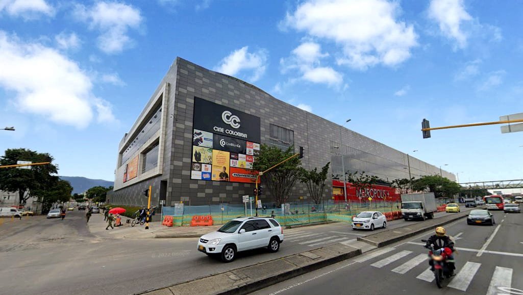 Local en Arriendo - C.C Metrópolis - 99 m2 - $ 6.000.000 Iva Incluido