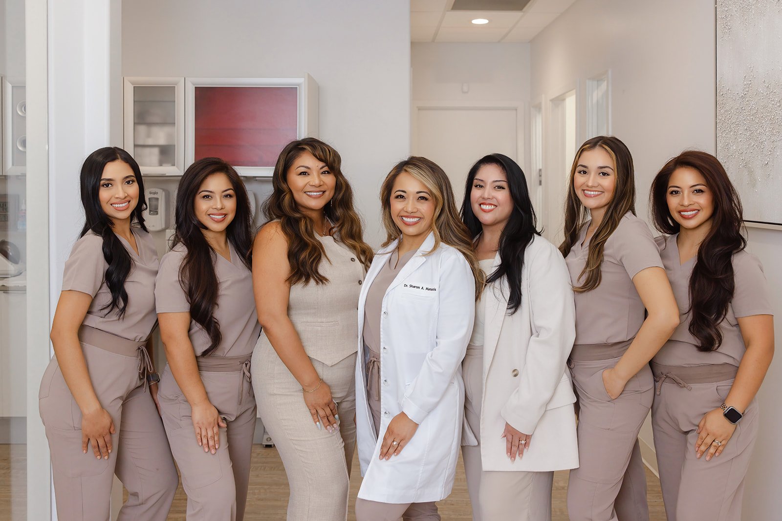 nicolehodgsonphotography_brand_drsharon393.jpg
