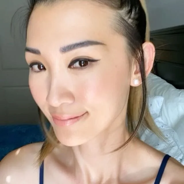 L I T T L E &bull; m a g a z i n e 🖤 by Le Kitsun&eacute; 
Link in profile to our first article! Get bite-sized beauty scoops on fun stuff. 🤗 Makeup tips, like this #DIY #dewy Summer Look. How to be #responsible and #reuse your broken makeup! 👉🏼S