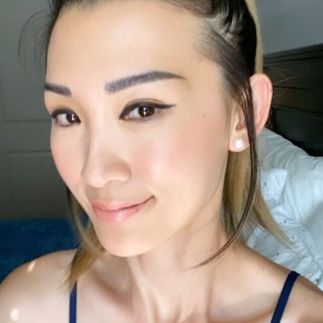 L I T T L E &bull; m a g a z i n e 🖤 by Le Kitsun&eacute; 
Link in profile to our first article! Get bite-sized beauty scoops on fun stuff. 🤗 Makeup tips, like this #DIY #dewy Summer Look. How to be #responsible and #reuse your broken makeup! 👉🏼S