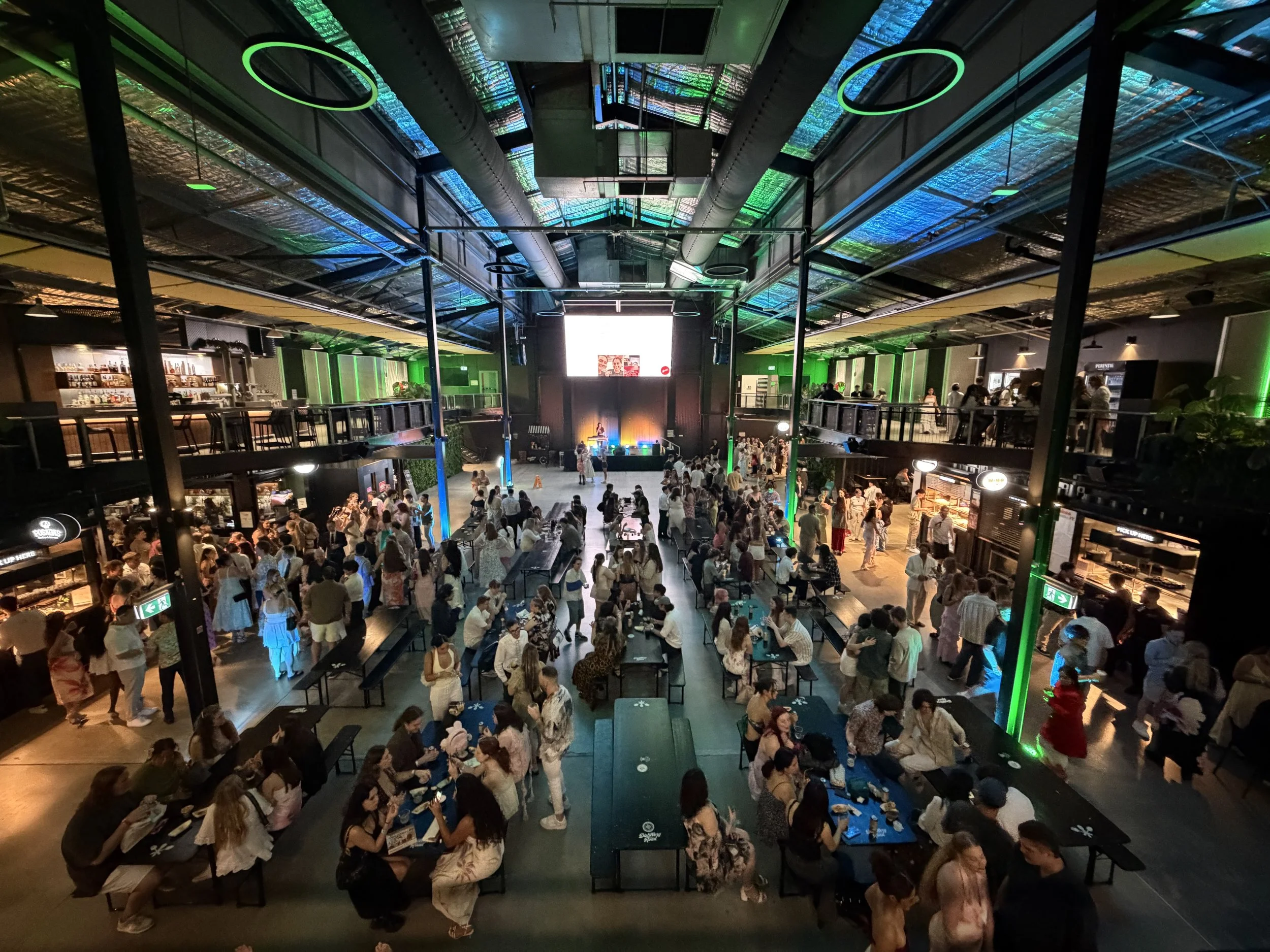 CASUAL DINING AT 7 VENUES