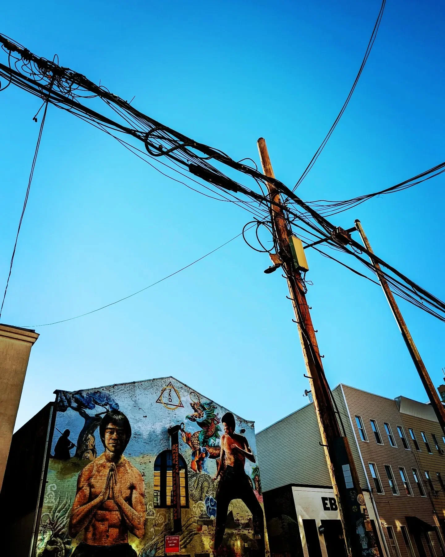 B R O O K L Y N
.
.
.
.
#brooklyn #williamsburg #nyc #brucelee #urban #citylife #arteverywhere