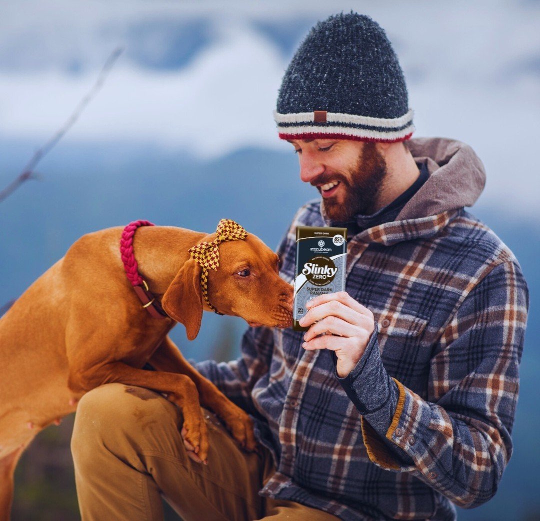 Take a blissful pause in nature and treat yourself to the extraordinary flavors of cacao with our SLINKY Super Dark Panama chocolate bar 🌱🍃⁠
⁠
Dive into the essence of single-origin cacao, elegantly balanced with zero added sugars! It's a moment of