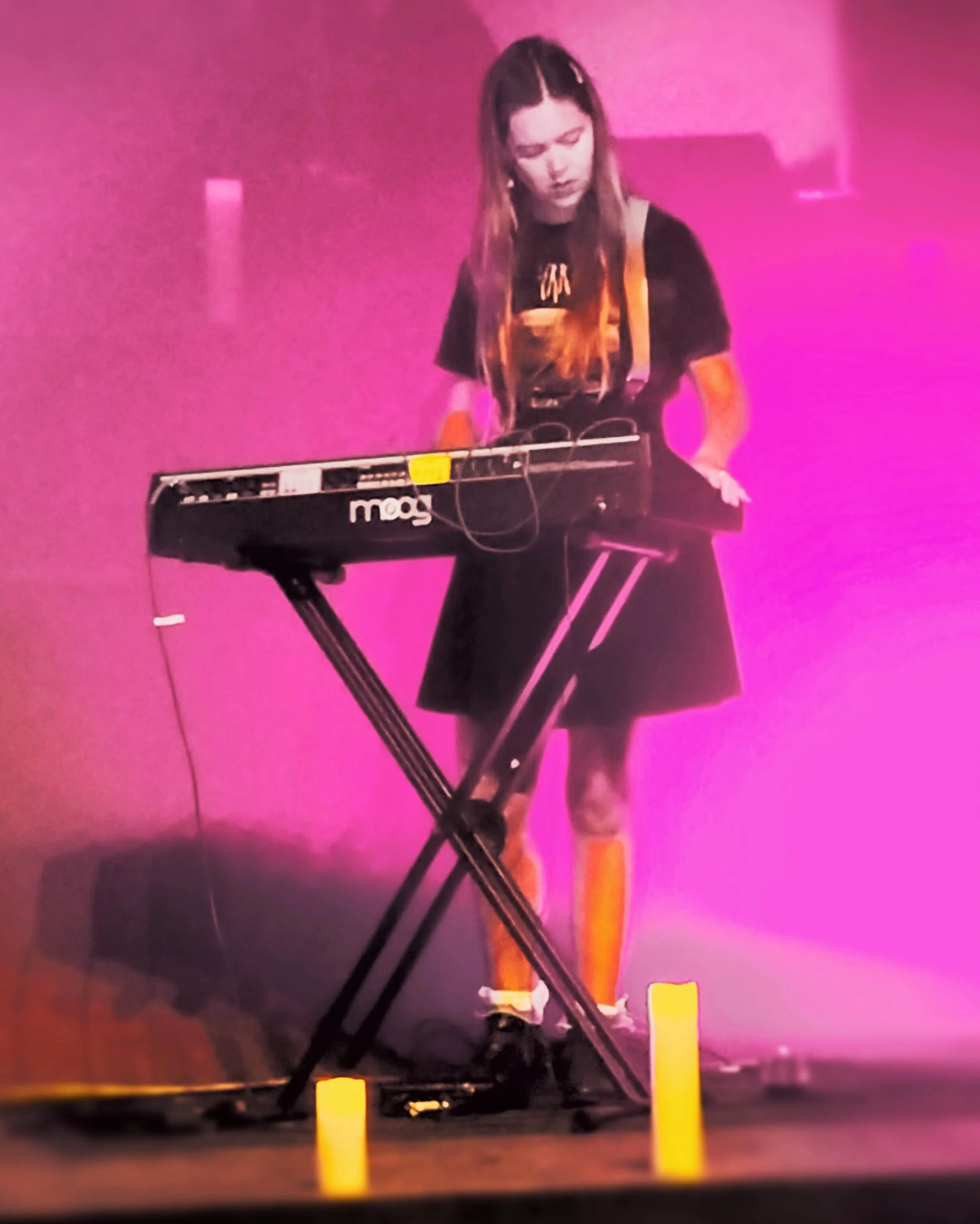 🩷💜💙🩵 i love synths! 🎹

🕯️thx @thenighttemple @grantecapes &amp; all the friends &amp; djs for a groovy night 

🪅 thx @moogsynthesizers for the masterful matriarch, it&rsquo;s one of my favorite tools for painting sound