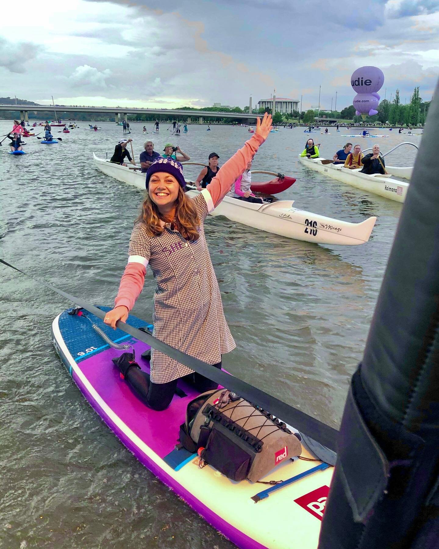 MY HEART IS SO FULL ❤️
.
Today is International Women&rsquo;s Day 👩🏼&zwj;🦱👩🏽👧🏿👵🏽🧕🏽🕵🏻&zwj;♀️👩🏻&zwj;🦰
.
I took to the water (Lake Burley Griffin in Canberra) solo at 6am and by 6:45am I was surrounded by female paddlers, many wearing a 