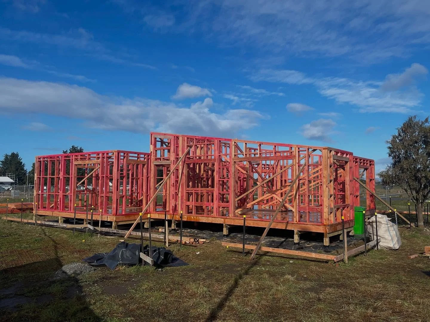 🏗️ The house frames are up!
A major milestone has been reached as the structural framework now stands tall &mdash; turning plans into reality. It&rsquo;s always an incredible moment when the shape of a new home comes to life, and our clients can now