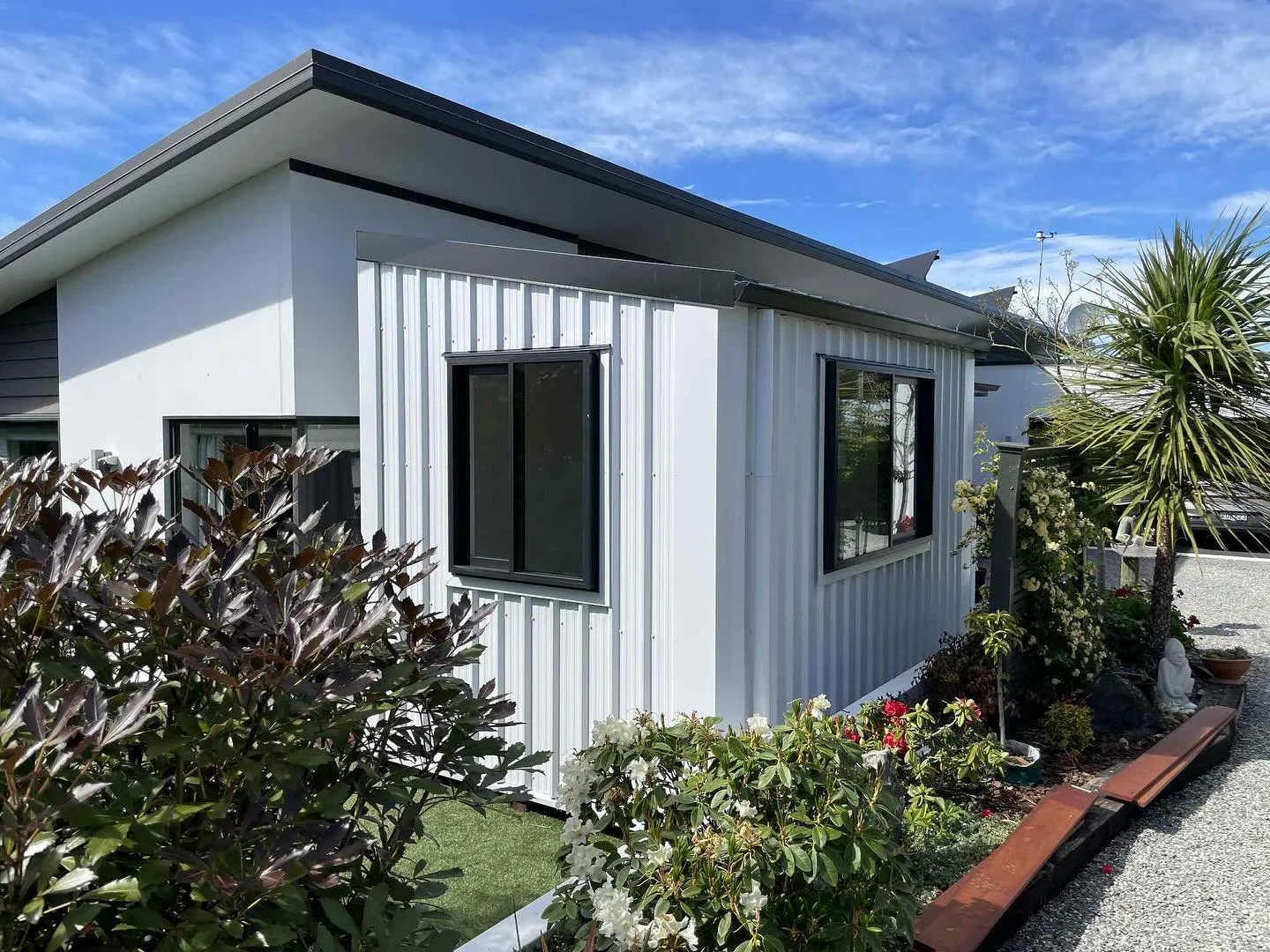 βΈ»
πΏβ¨ New Garden Studio Complete!
Our latest build — a modern, fully insulated garden studio ready for all seasons.
Perfect as a home office, art space, or chill zone πͺπ‘
πΉ Double-glazed joinery
πΉ 5 rib colour steel roof and wall cladding