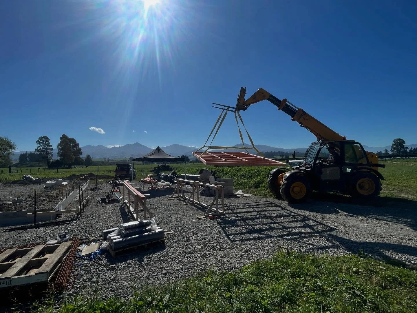 Scorcher of a day today 🔥 building a few frames for the new shed/home. 🏠
