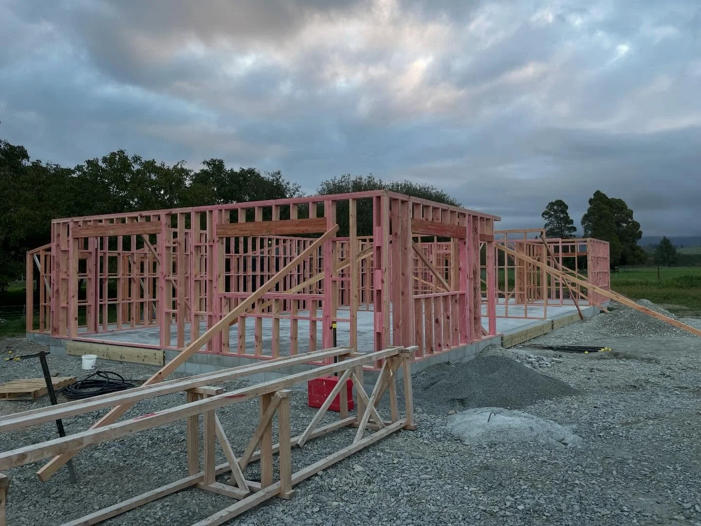 Frames going up at our new build at tait road. Big shout out to Dad giving us a hand to build these big fellas in the weekend. 2700mm high 6x2 walls lucky we have a Telehandler on hand.