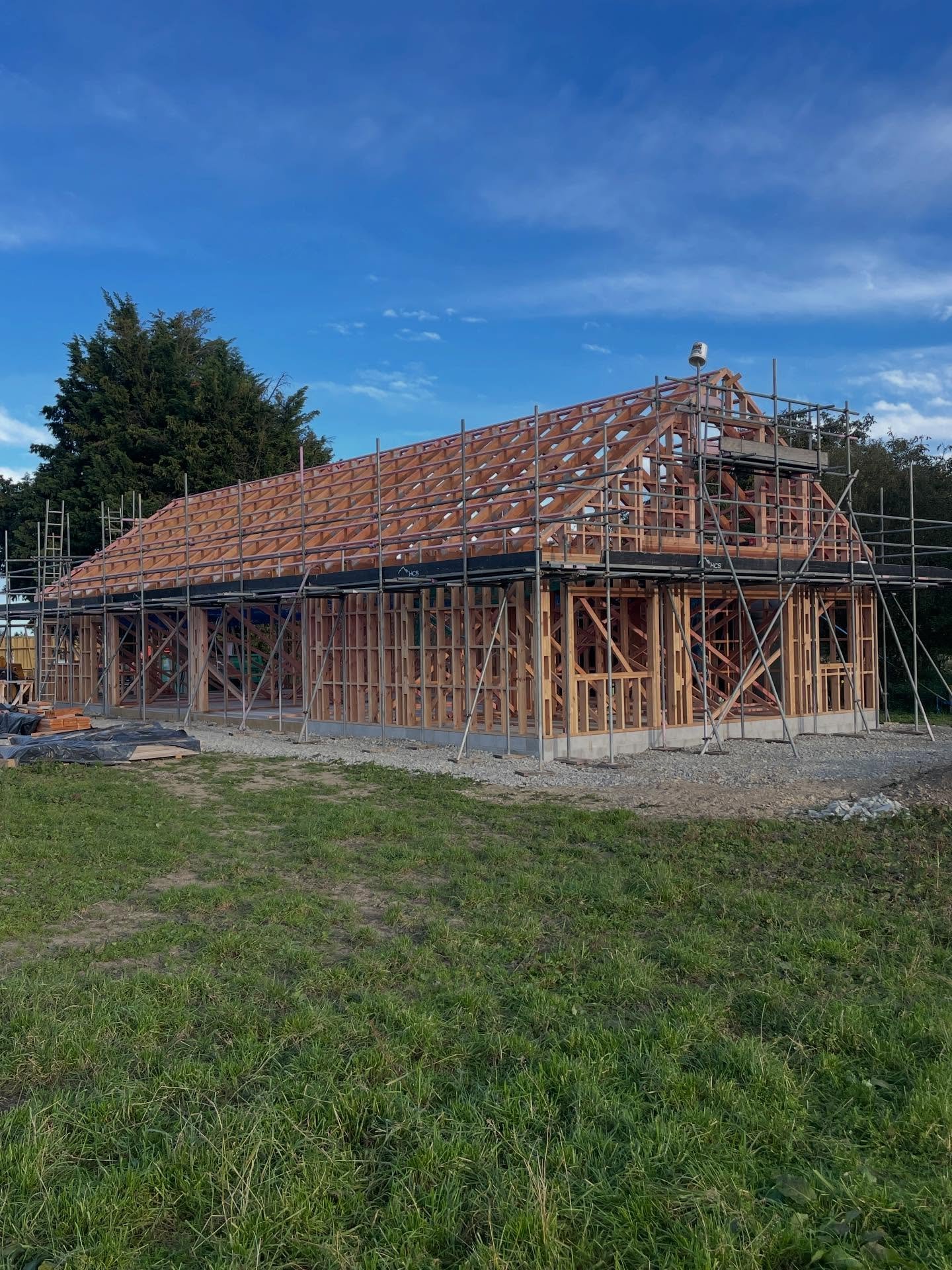 Shed home build progressing well &mdash; roof structure now complete with trusses installed. Loft wall framing upstairs finished, ready for roofing iron 

Just need a break in the weather to get the lid on. ☀️ 

#rnbuilding #nzbuilders #shedhomebuild