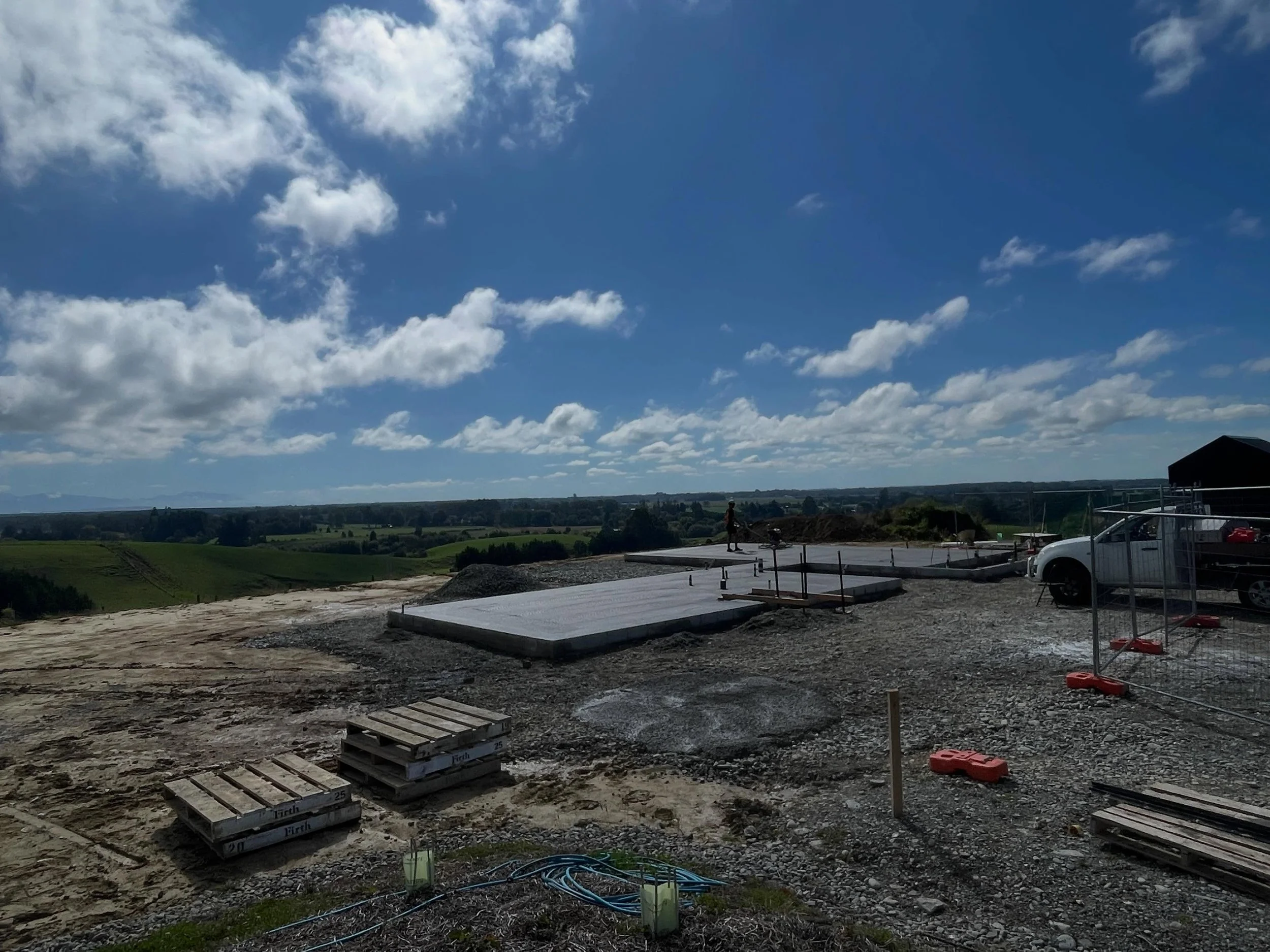 Concrete floor poured and frames standing on the Downs build 🙌

This one&rsquo;s starting to take shape, and what a spot &mdash; unreal views out across the Canterbury Plains and mountains.

A great milestone for Scott and the team, with the structu