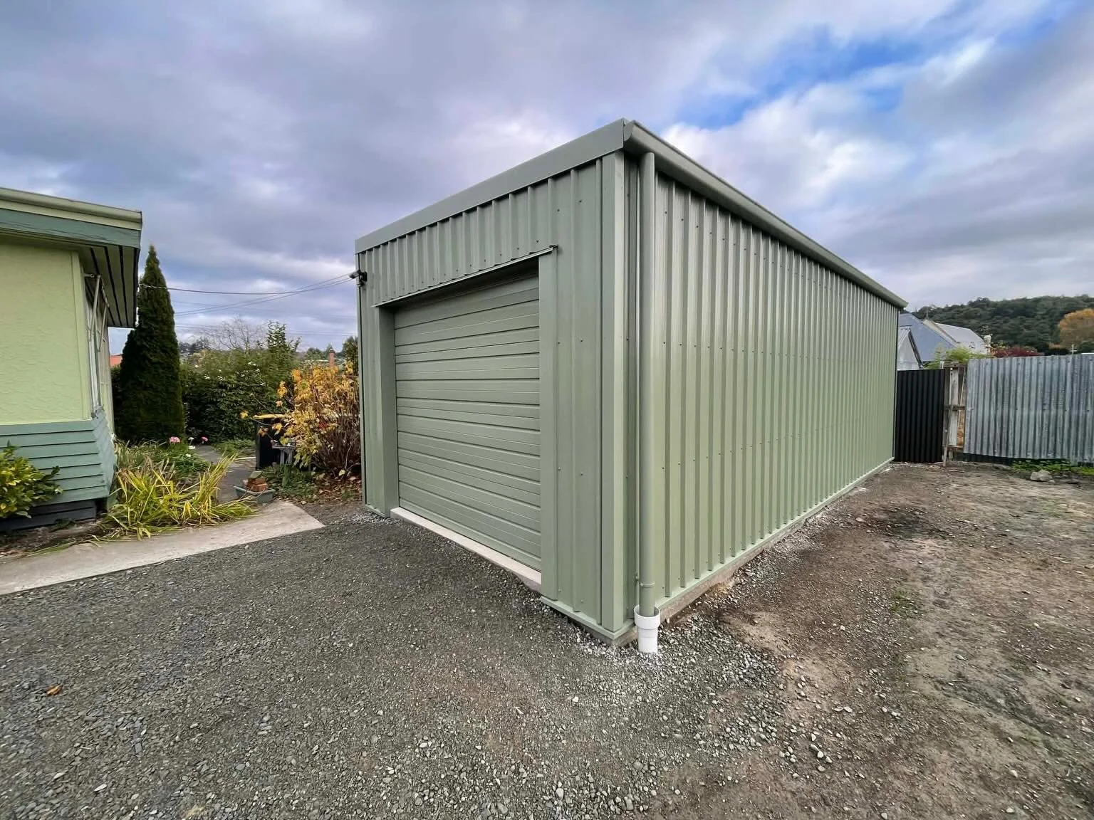 New garage completed by ben and the team. Thanks Reid for trusting us to build your new garage. 💥 

⭐️⭐️⭐️⭐️⭐️
Ryan and his team built my garage. Cannot praise them highly enough.
Ryan had everything organised, demolition of the old garage, asbestos