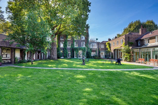 Unblocking Creativity and aiding Healing in Times of Change - Nature, Retreats and a Haven in London
