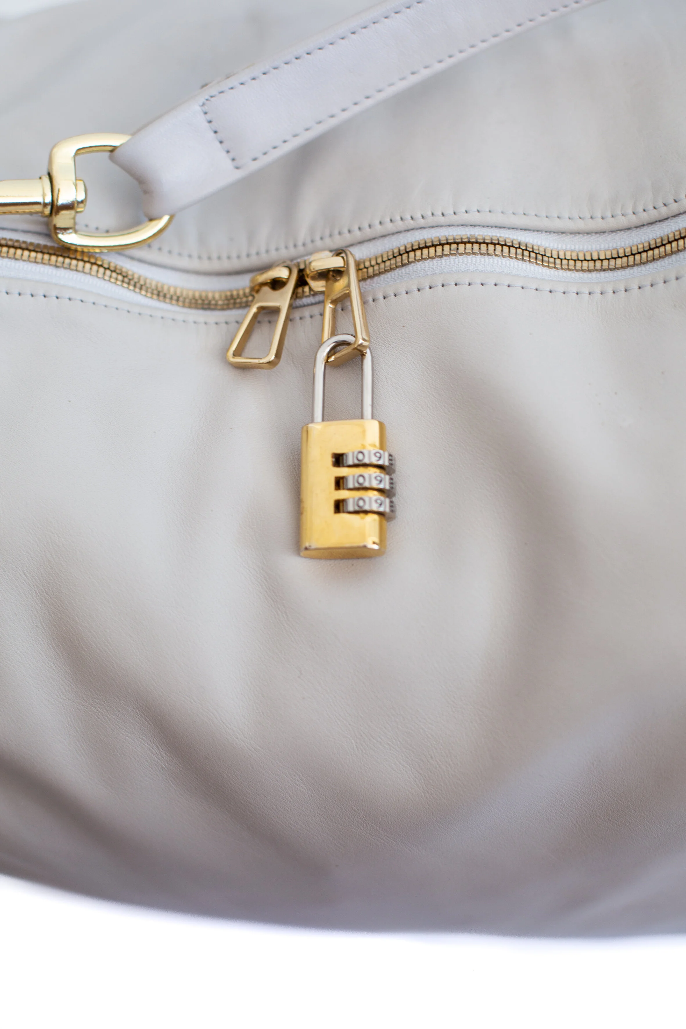 BA19AD16-4D5A-4886-A2E8-A425CB384131