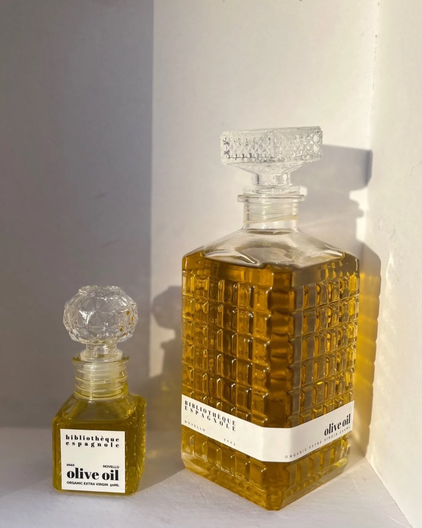 E9898640-D5C3-434C-8101-FE3A1DA5BE27