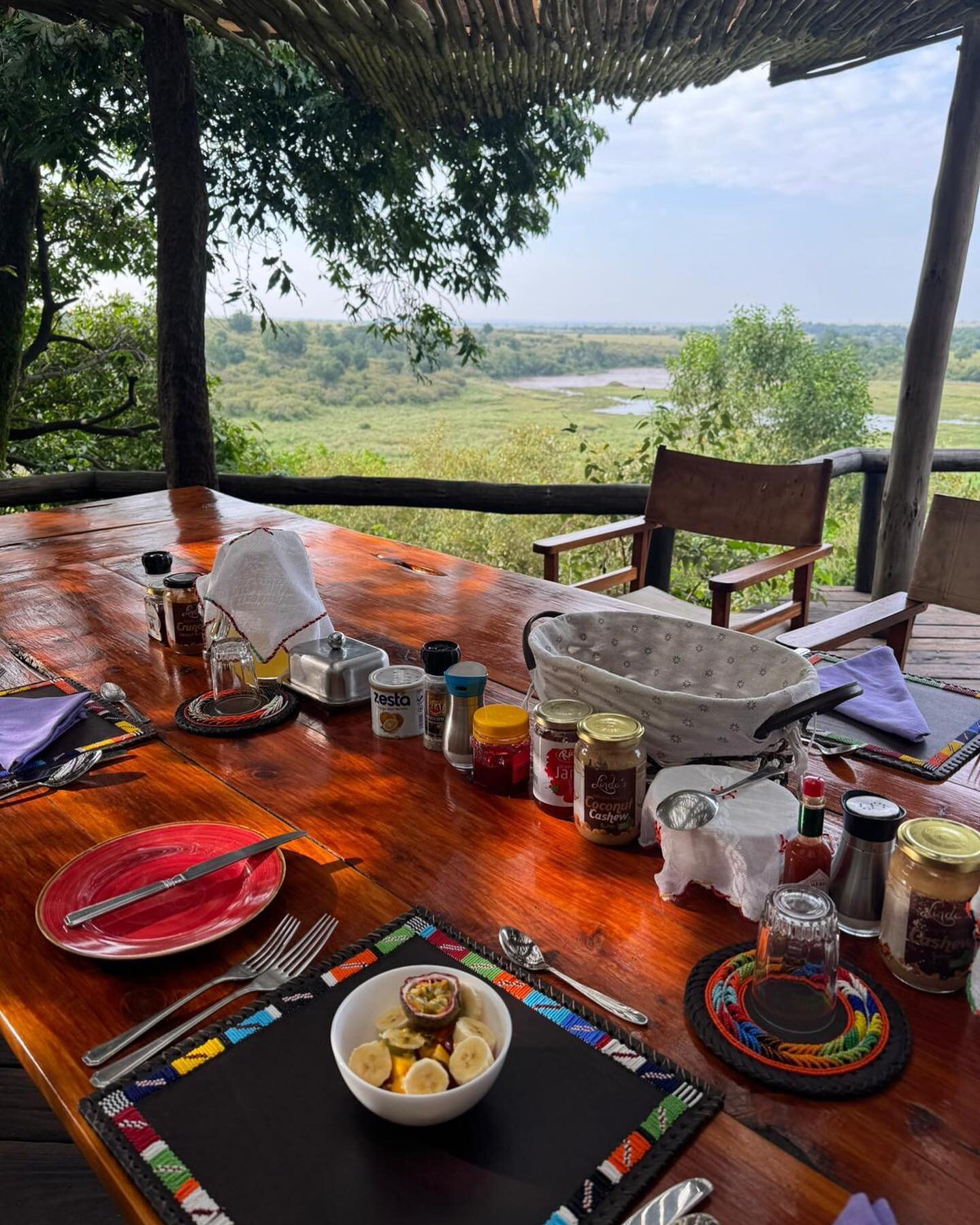 Glorious breakfast tables&hellip; incredible views and delicious coffee. This is safari life!

📸 @tangulia_mara_camp 
📧 bookings@bush-and-beyond.com
📍 Masai Mara 🇰🇪

EXPERIENCE | ESCAPE | EXPLORE

@olmalo @sararacamp @houseinthewild @lewa_house 