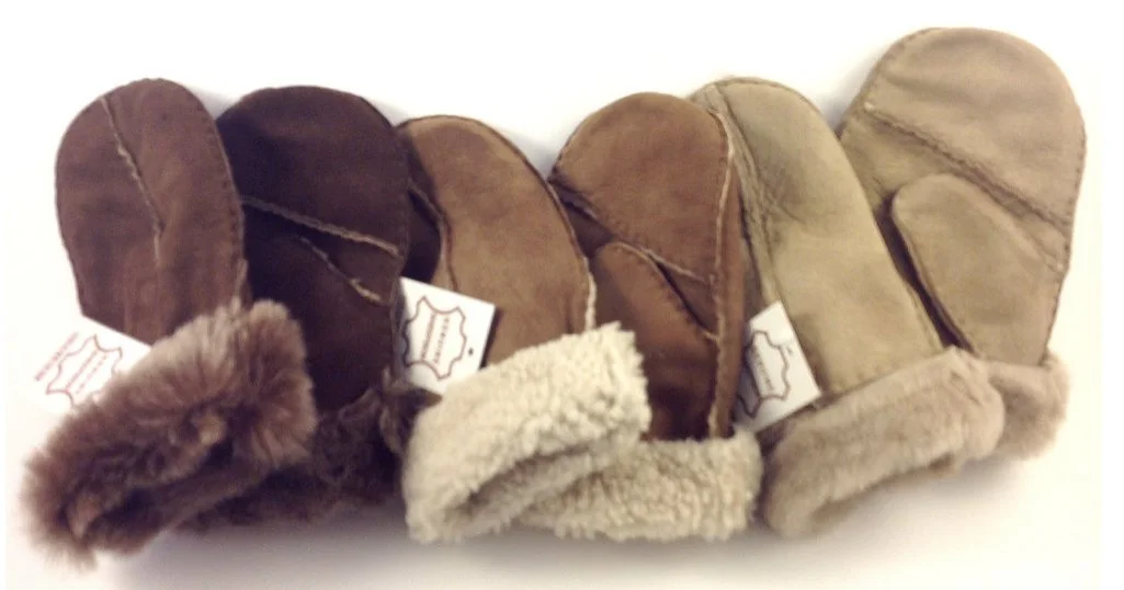 Cosy children’s mittens at reasonable prices from Slipper Slapper. Baby play mats too. 
