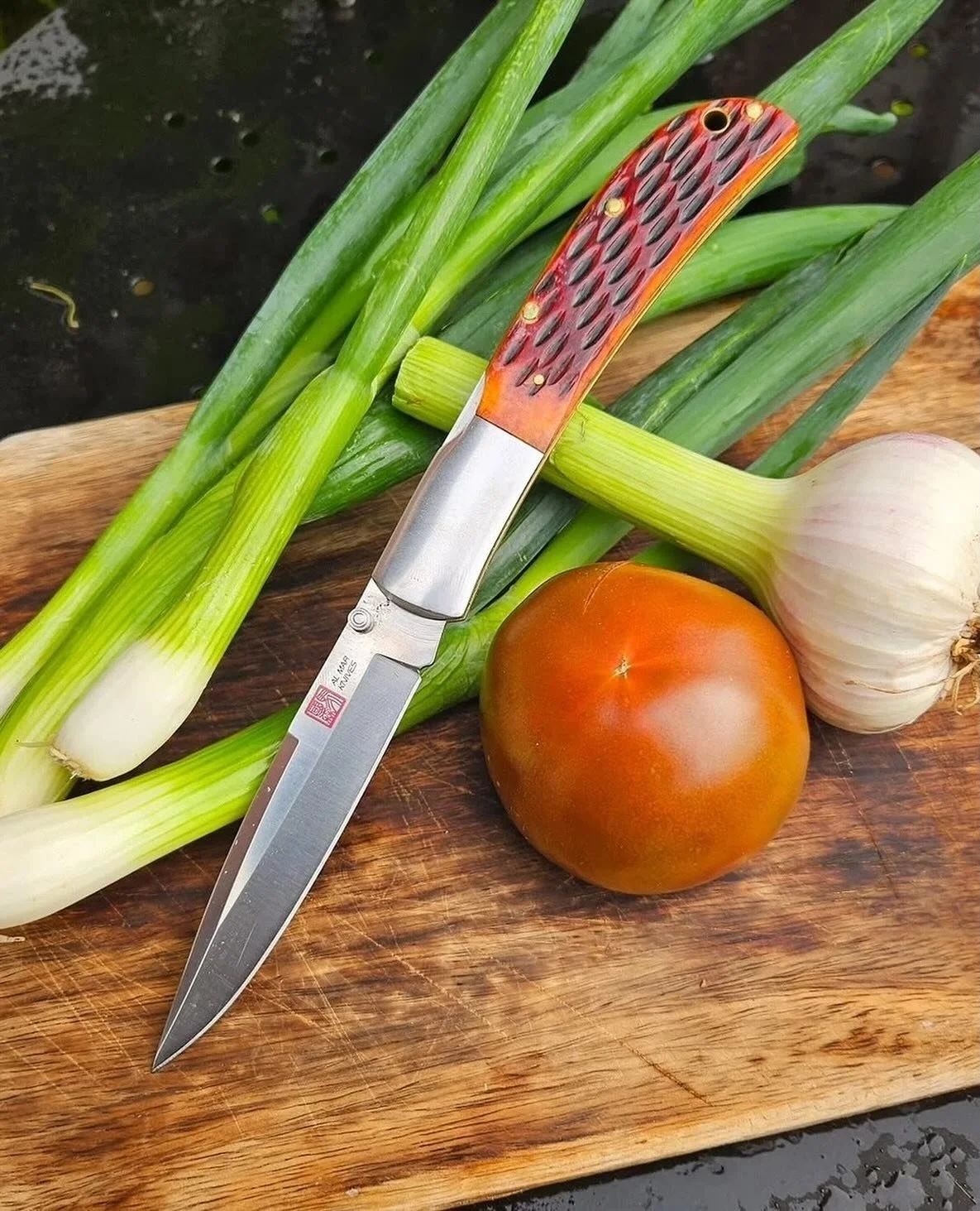 From the field to the cutting board&mdash;the Honey Jigged Bone is always ready.

📸: @knivesandbikes

#AlMarKnives #HoneyJiggedBoneSeries #EDC #TheWarriorsEdge