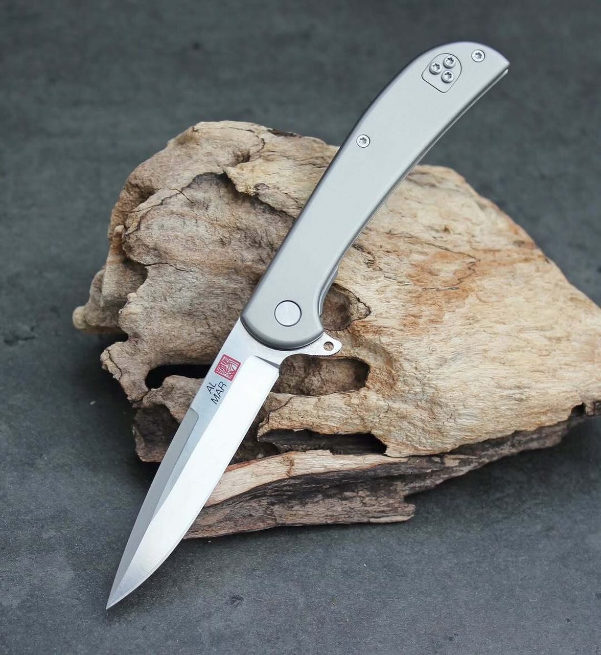 Built for light carry. Backed by real strength. The UltraThin.

📸: @knivesandbikes

#AlMarKnives #EDC #TheWarriorsEdge