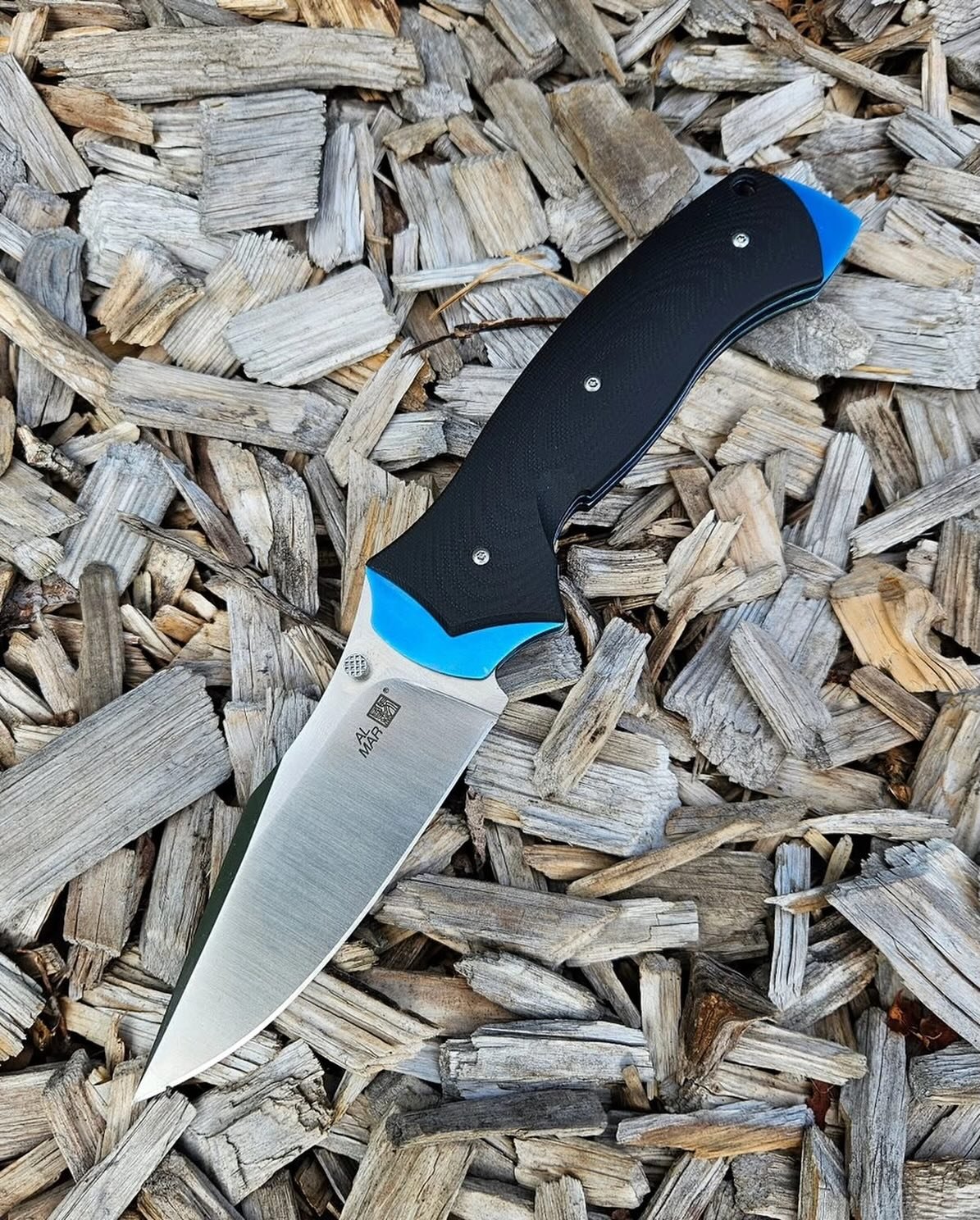 Tuned for action. Built to work. The B-21 stands ready.

📸: @knivesandbikes

#AlMarKnives #EDC #TheWarriorsEdge