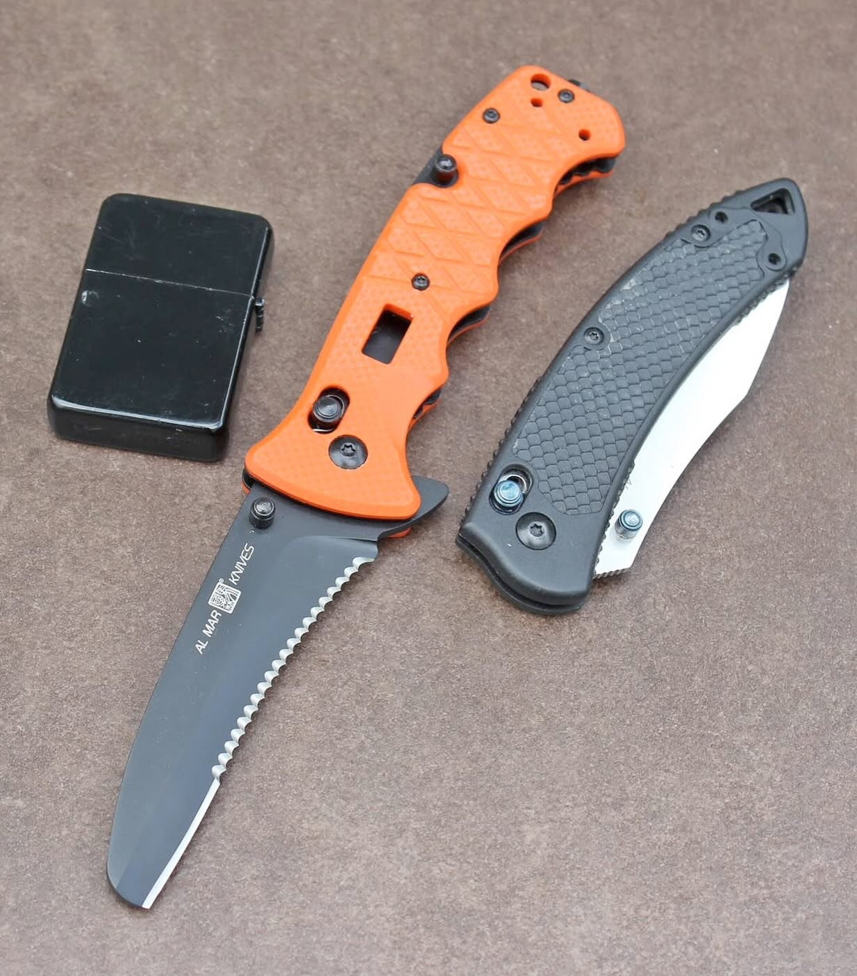 When seconds matter, reach for the right edge.

The Rescue Assist brings high-vis, no-nonsense utility with its blunt-tip blade and seatbelt cutter. The Payara holds it down with tactical precision and a sleek, pocket-ready profile.

📸: @knivesandbi