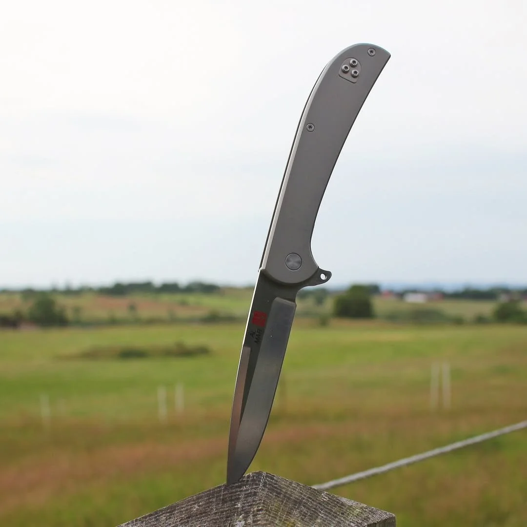 Built to disappear in the pocket&mdash;the Ultralight is ready when it counts.⁠
⁠
📸: @knivesandbikes⁠
⁠
#EDC #AlMarKnives #TheWarriorsEdge