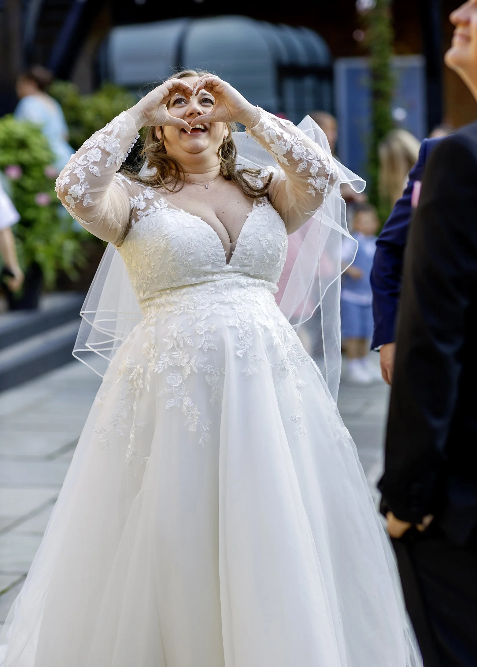 amybrianwed cottesmore golf club pease pottage crawley (414).jpg