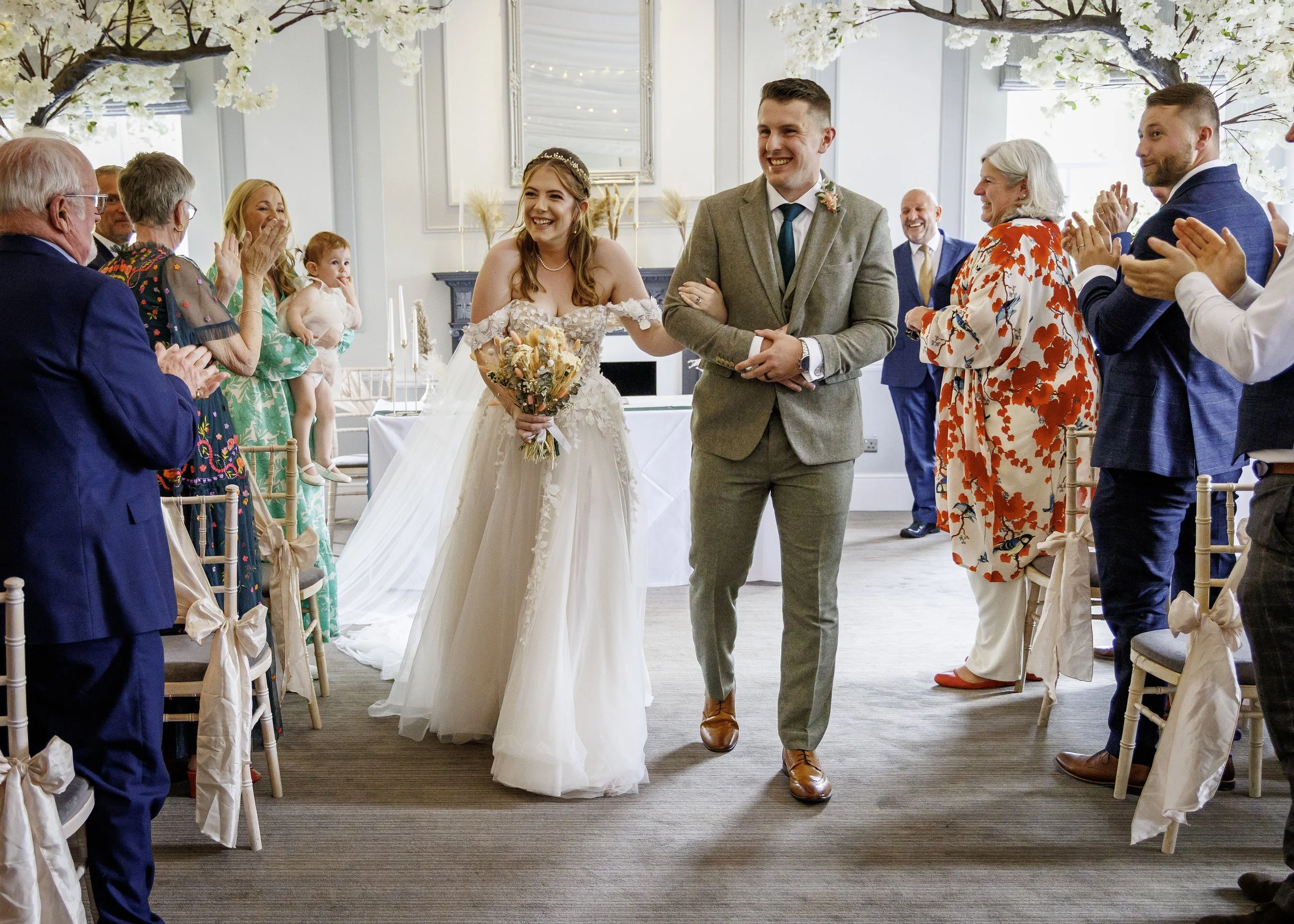 Woldingham Golf Club - Caterham Wedding Photography - Surrey Wedding Photographer - relaxed wedding ceremony