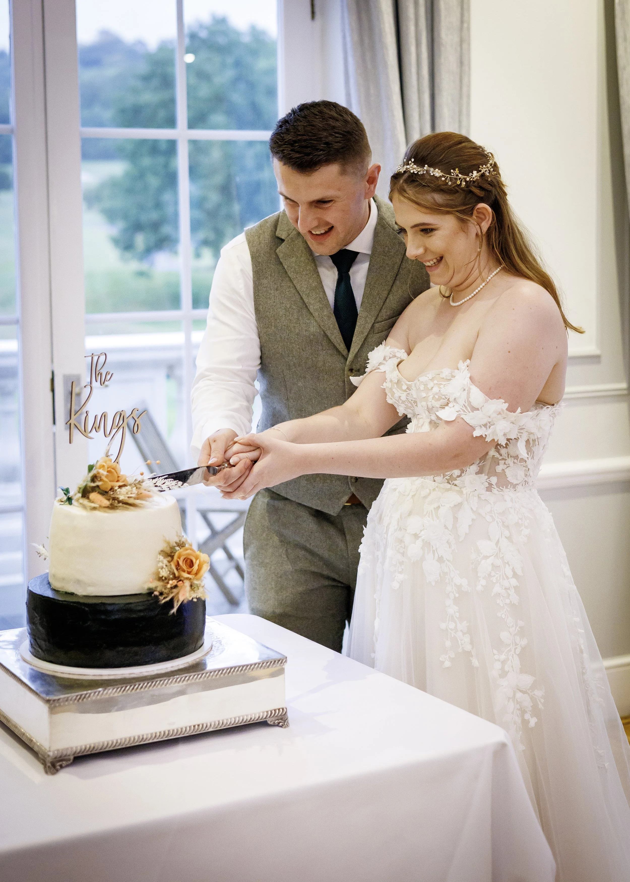 Woldingham Golf Club - Caterham Wedding Photography - Surrey Wedding Photographer - cutting the cake
