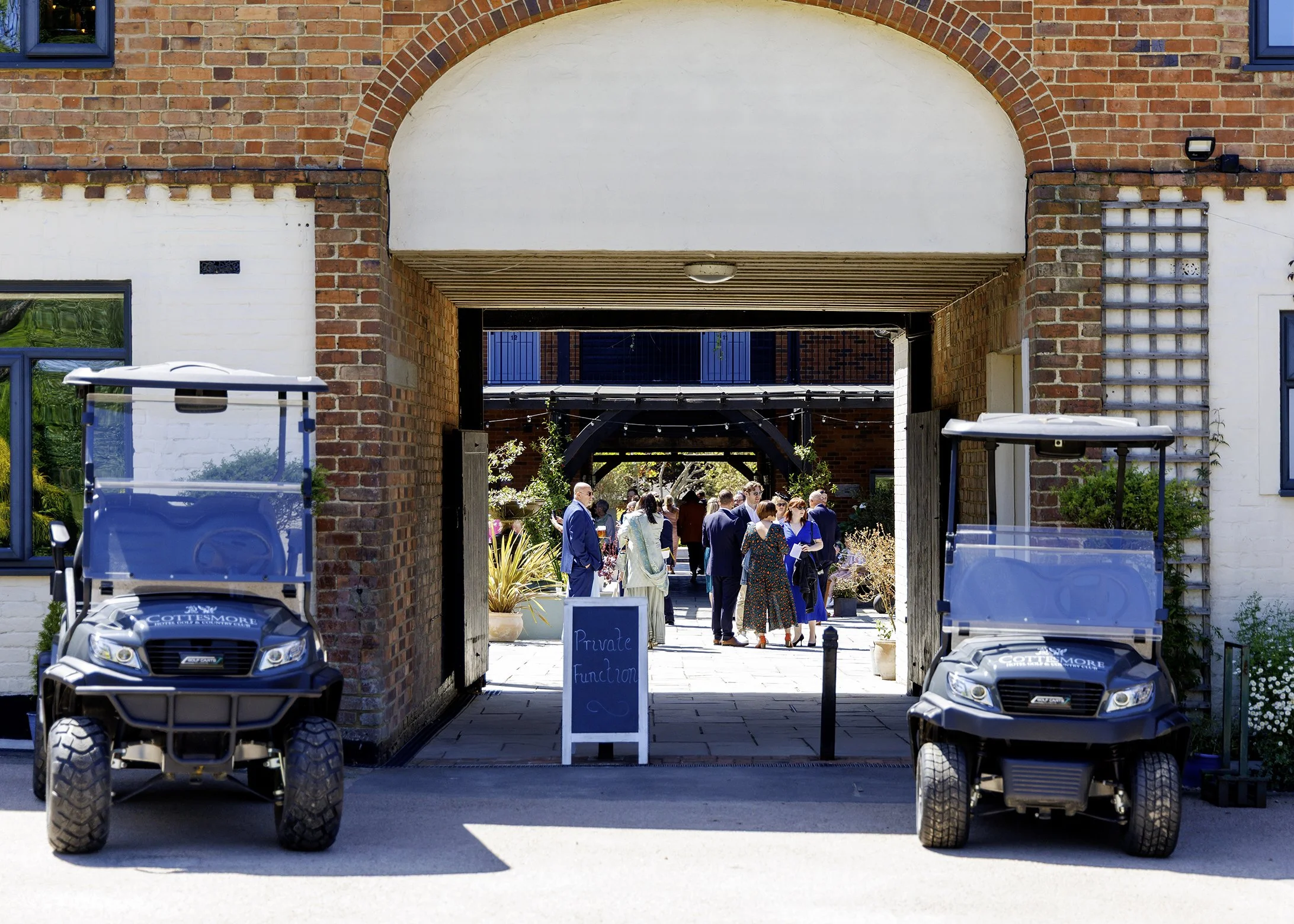 amybrianwed cottesmore golf club pease pottage crawley (125).jpg