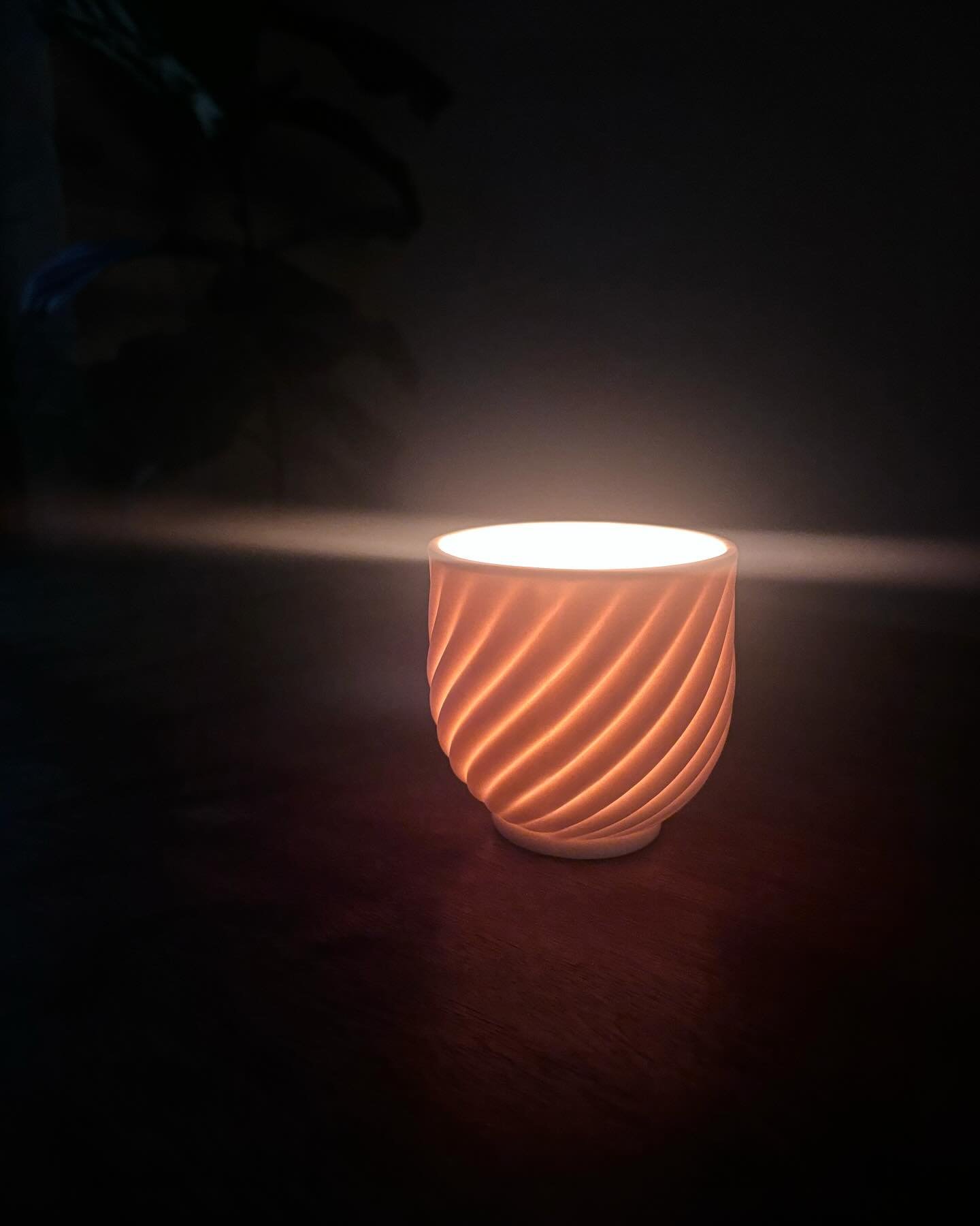 Seriously, that glow! 🤩

This new luminary design, along with the beeswax candle collab and planters hit my website tomorrow May 2nd at 11am. (Link is in my profile).

Perfect for Mom&rsquo;s Day or simply a nice addition to your home or patio for t