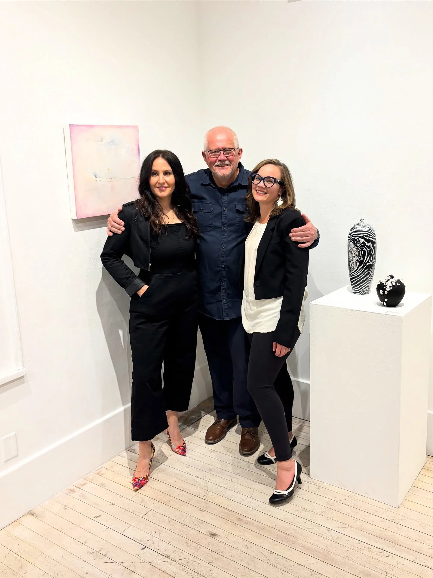 Thank you so so much to everyone who has stopped by Ondulations @maisondesartistes already! The opening was such a fun and busy night! Many lovely chats, lots of fantastic energy and even a couple pieces sold 🥰. Still feeling some of that after glow