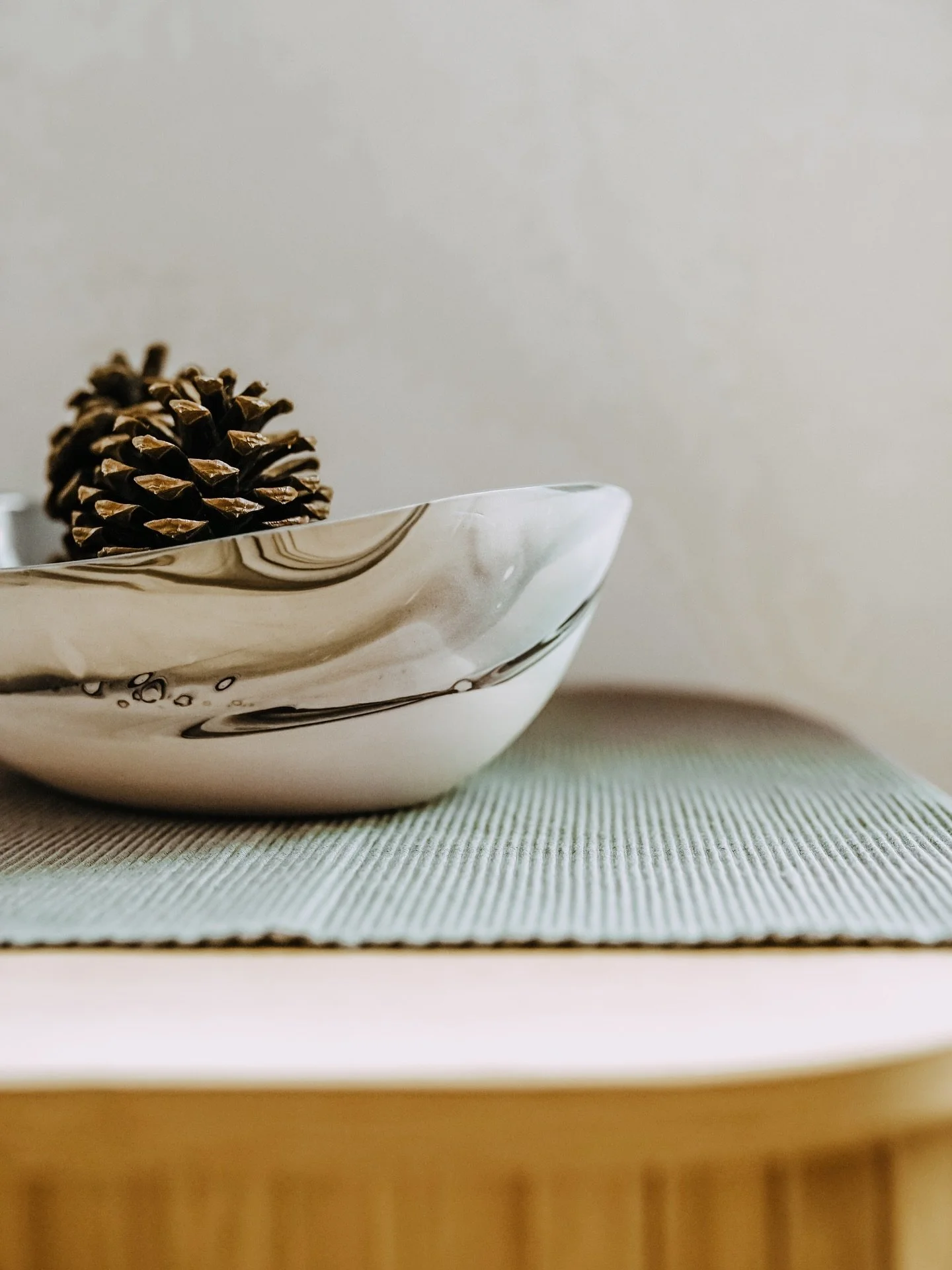 Just a few days left to schedule a pottery pick up from me before the Holidays! I&rsquo;ll be at my studio, 618 Arlington St. Friday Dec 19th from noon-5pm and 11am-3pm on Sat Dec 20th. Pottery selections can be made in person, or a simple pick up fo