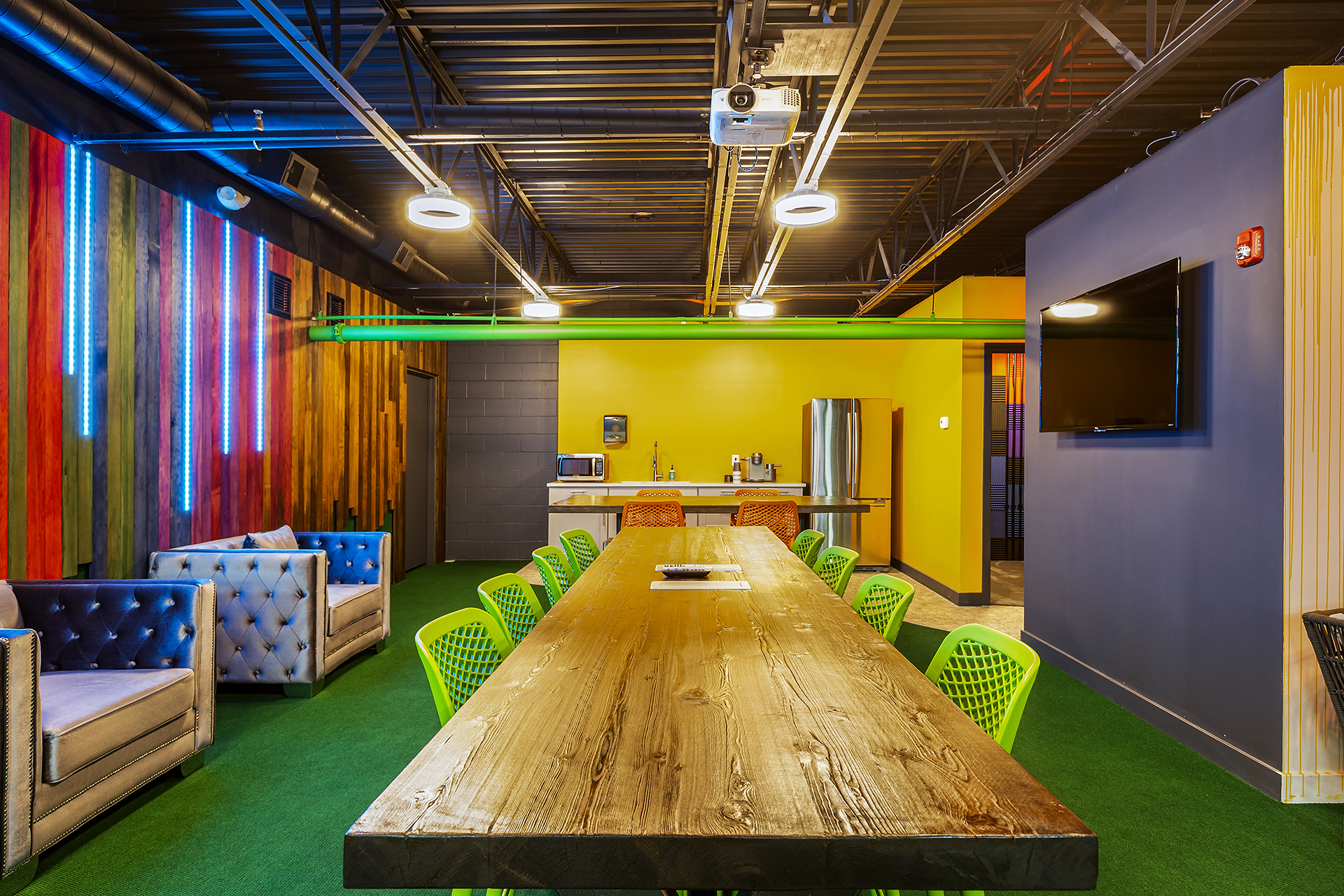 Community table in the 2nd floor lounge