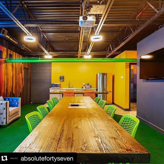 It&rsquo;s hard to think that this space was once a [dirty] blank canvas!
.
#repost @absolutefortyseven
.
#a47create #absolute47 #woburn #craftspace #diyprojects #diycrafts #doyourcraftshere