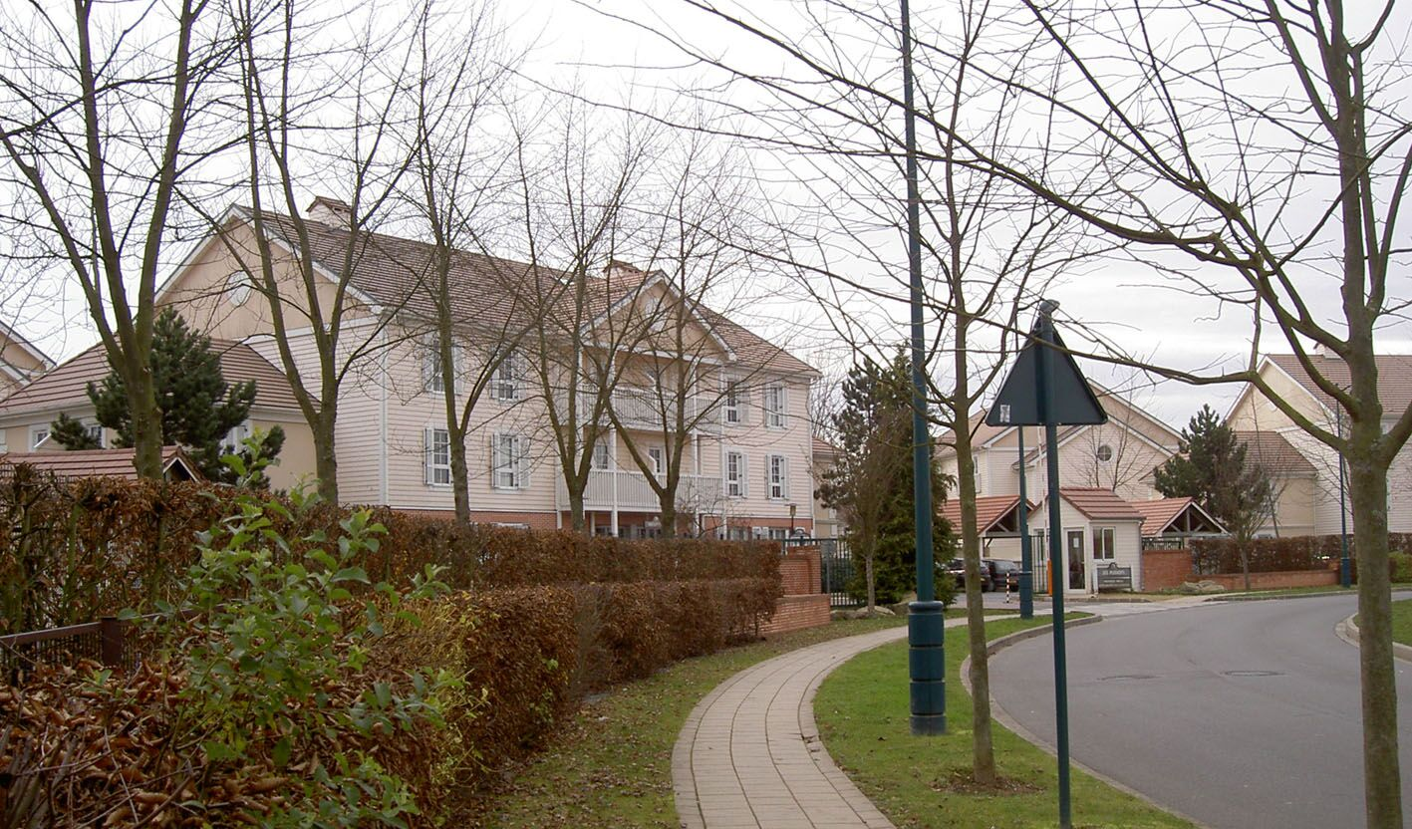 2. Euro Disney 4.png