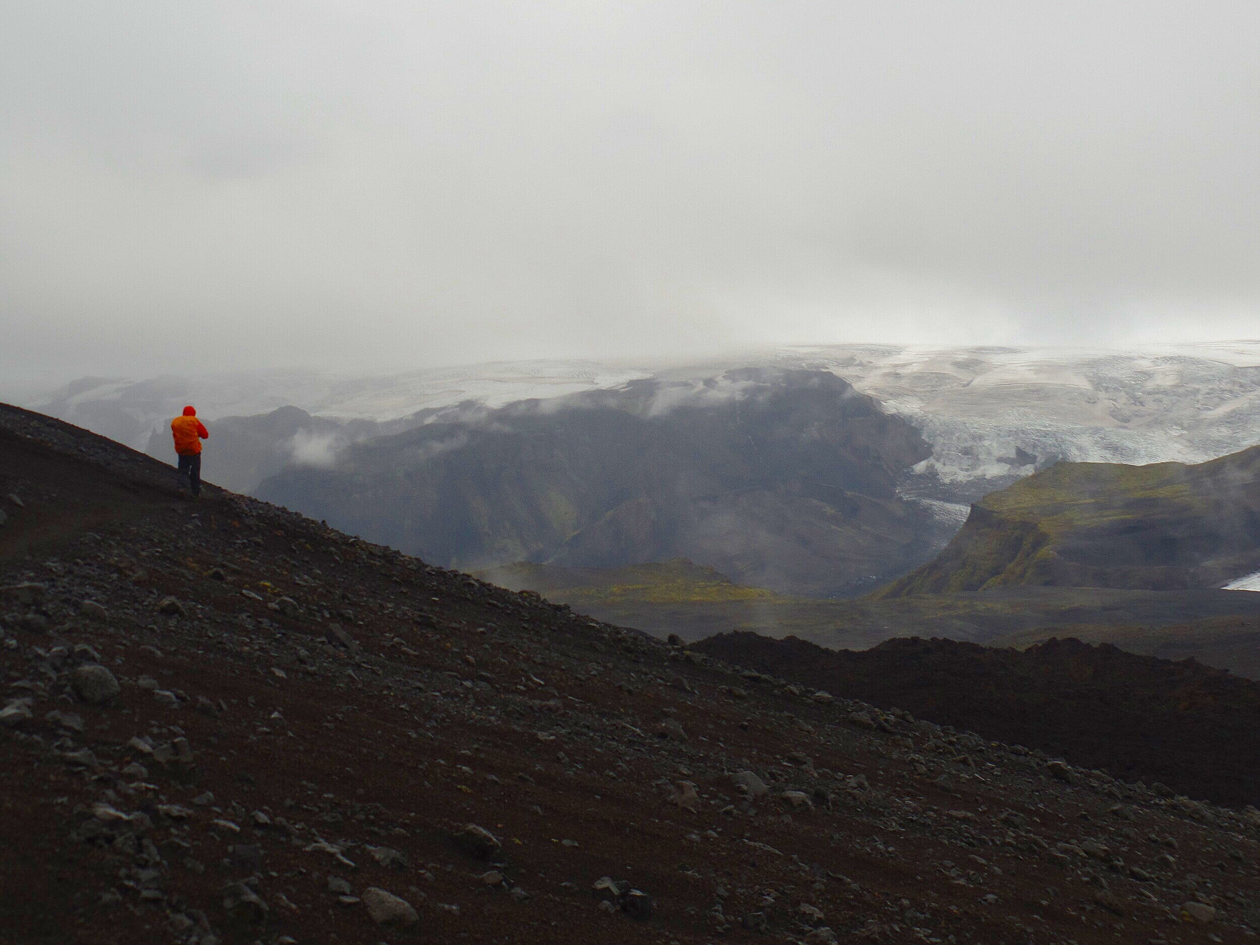 fimmvorduhals best day hike iceland