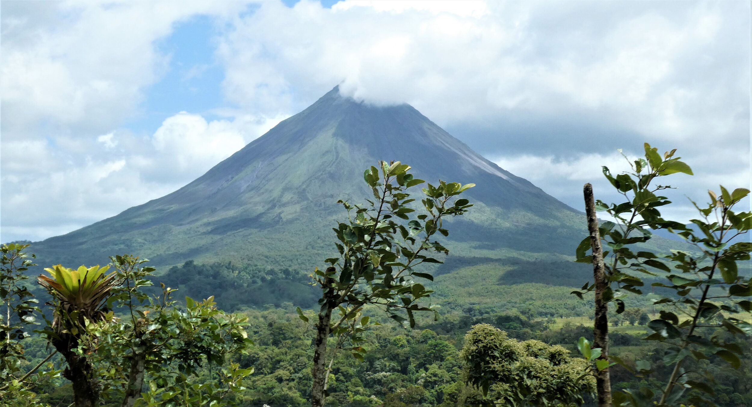 hiking in la fortuna costa rica